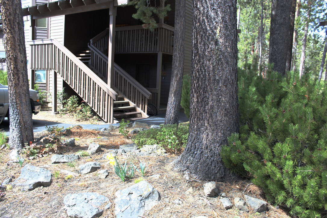 Desirable downstairs Ridge Condo. The 35 miles of bike paths are just steps away; and the pool and hot tub are right out your front door. Enjoy entertaining family and friends on the back deck. Sunriver Village and the SHARC are less than a mile away. Recent updates: living room furnishings, kitchen counter tops, Whirlpool appliances, washer and dryer. The monthly HOA covers ALL utilities, cable, internet, property taxes, building insurance, interior and exterior reserve funds and SROA $140.13 monthly. Non-smoking and pet rules apply. RCI membership available. 1/8 share (6 weeks). Rentable condo. Wheelchair accessible. Seller is also selling Ridge 25D2 (1/8 share) for $17,000. MLS#220120869