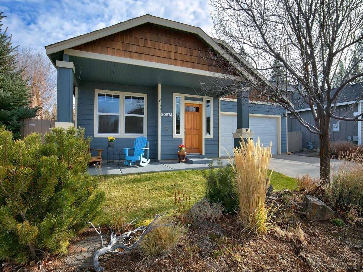 Charming single-level home in the highly desirable River Rim community in SW Bend. This well- maintained home features a gas fireplace in the living area, air-conditioning, energy efficient appliances, maple cabinets, hardwood floors, and a fenced back yard for children or pets. River Rim includes 40 acres of open space and common area and borders the Elk Reserve with walking trails along the Deschutes River. There is a 3-acre community park, a small commercial convenience zone and is close to Elk Meadow Elementary School. Make this house your next home sweet home.
