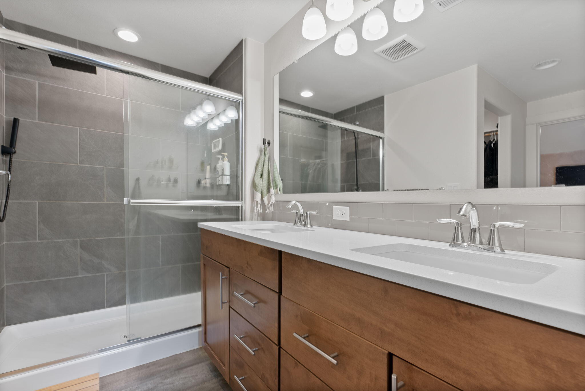 Mckenzie Meadow Vill - Residential