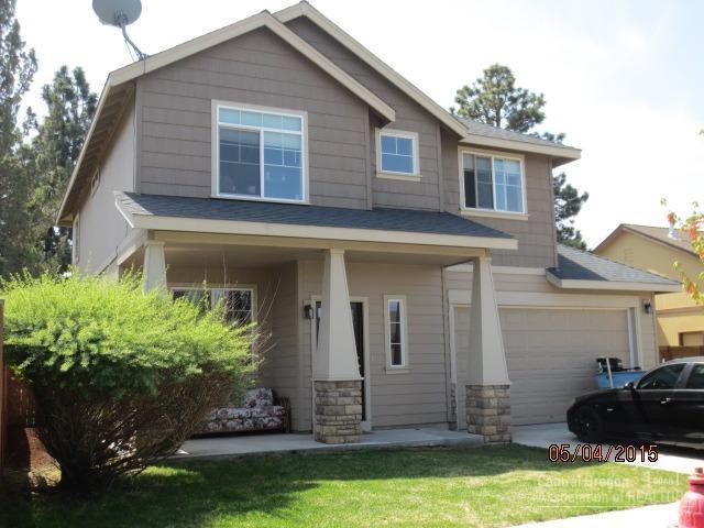 This craftsman style house is a 2-Story on the SE side of town. Nice large back yard with plenty of space to create your own oasis! Open floor plan with nice size kitchen and large pantry. Master suite bathroom has a soaker tub and tile.