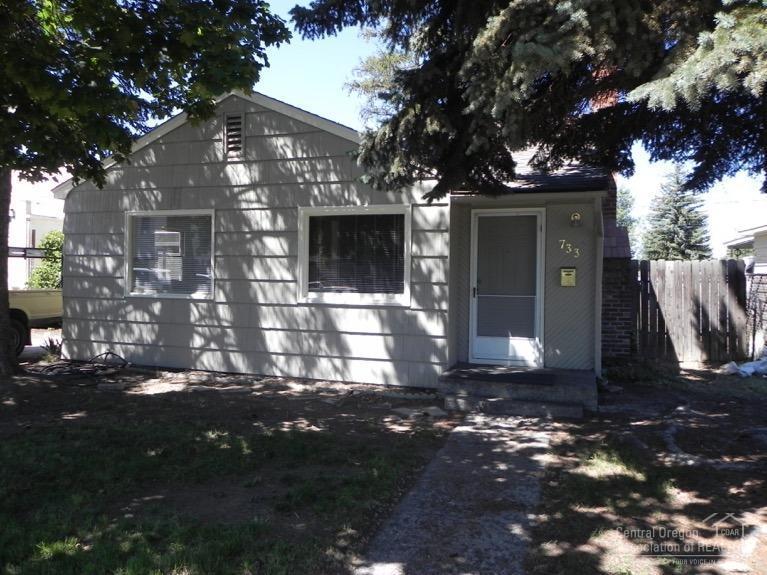 C4 zoned. Currently used as residential. Hardwood floors, clean and move-in ready. Located conveniently behind 7-11.
