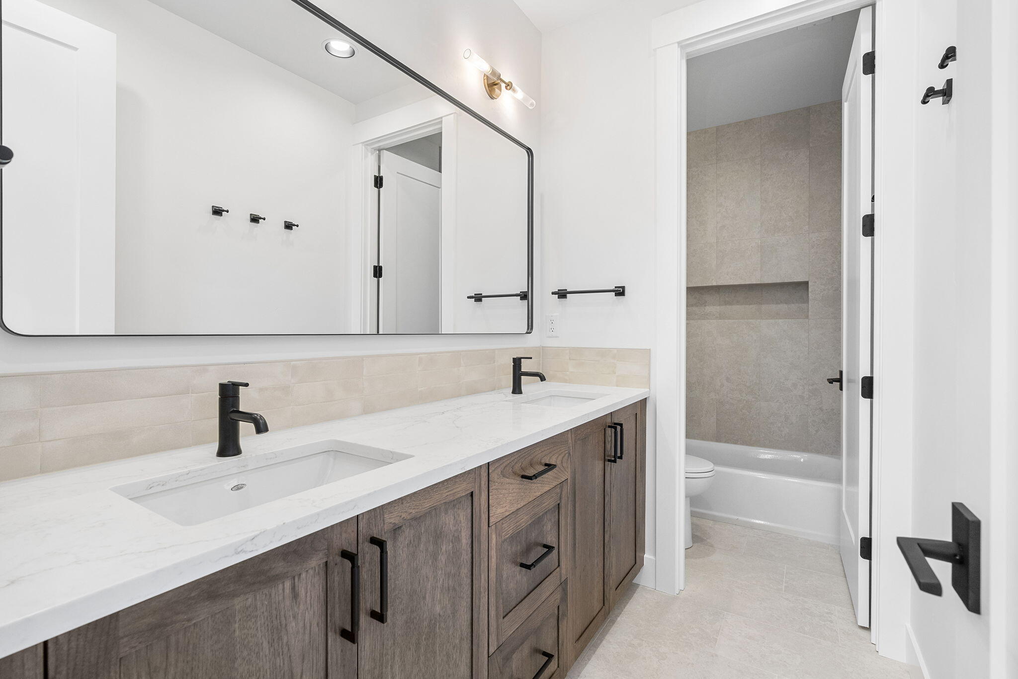 Discovery West Phase 6 & 7 - Residential