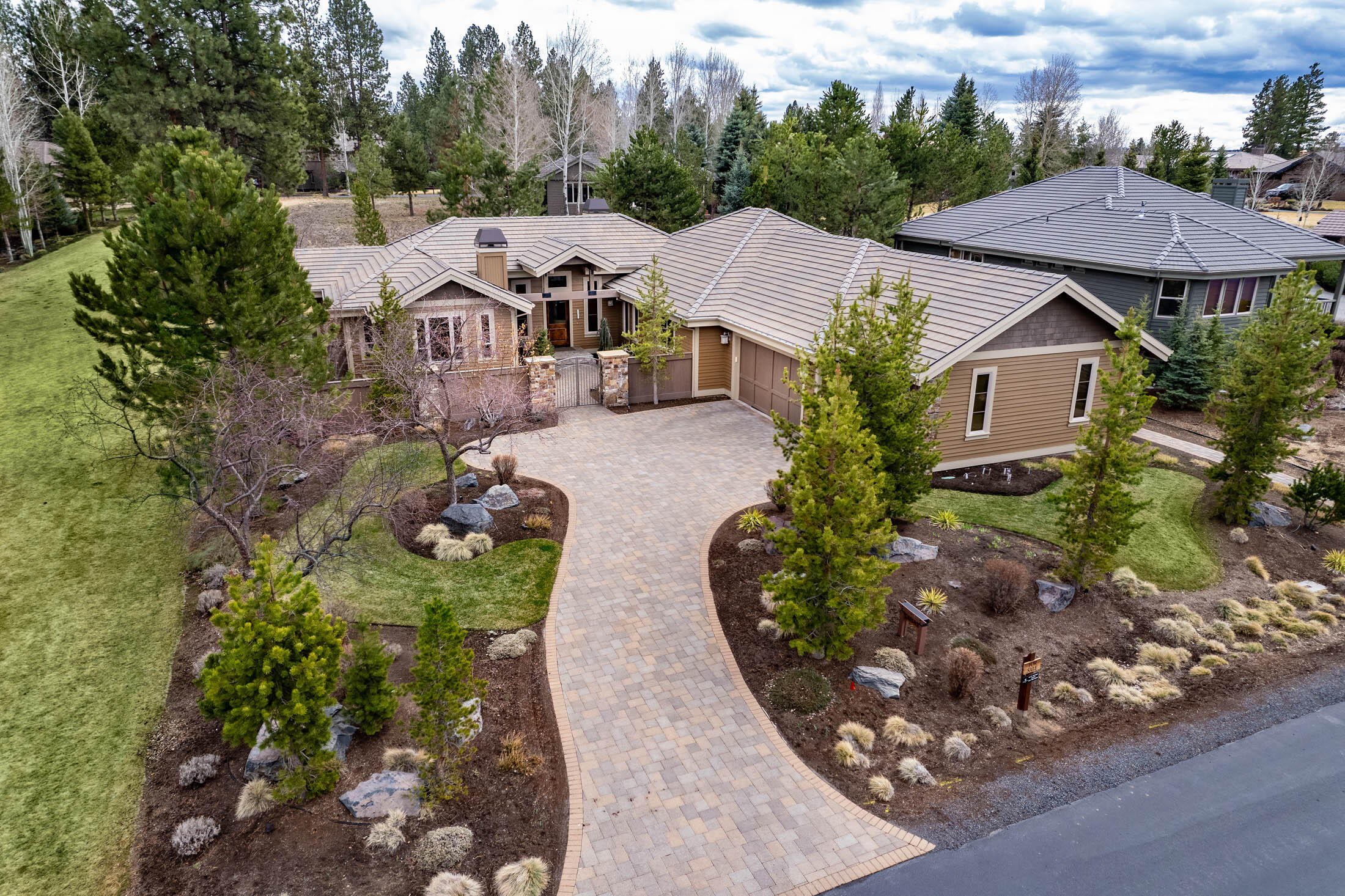 Broken Top - Residential