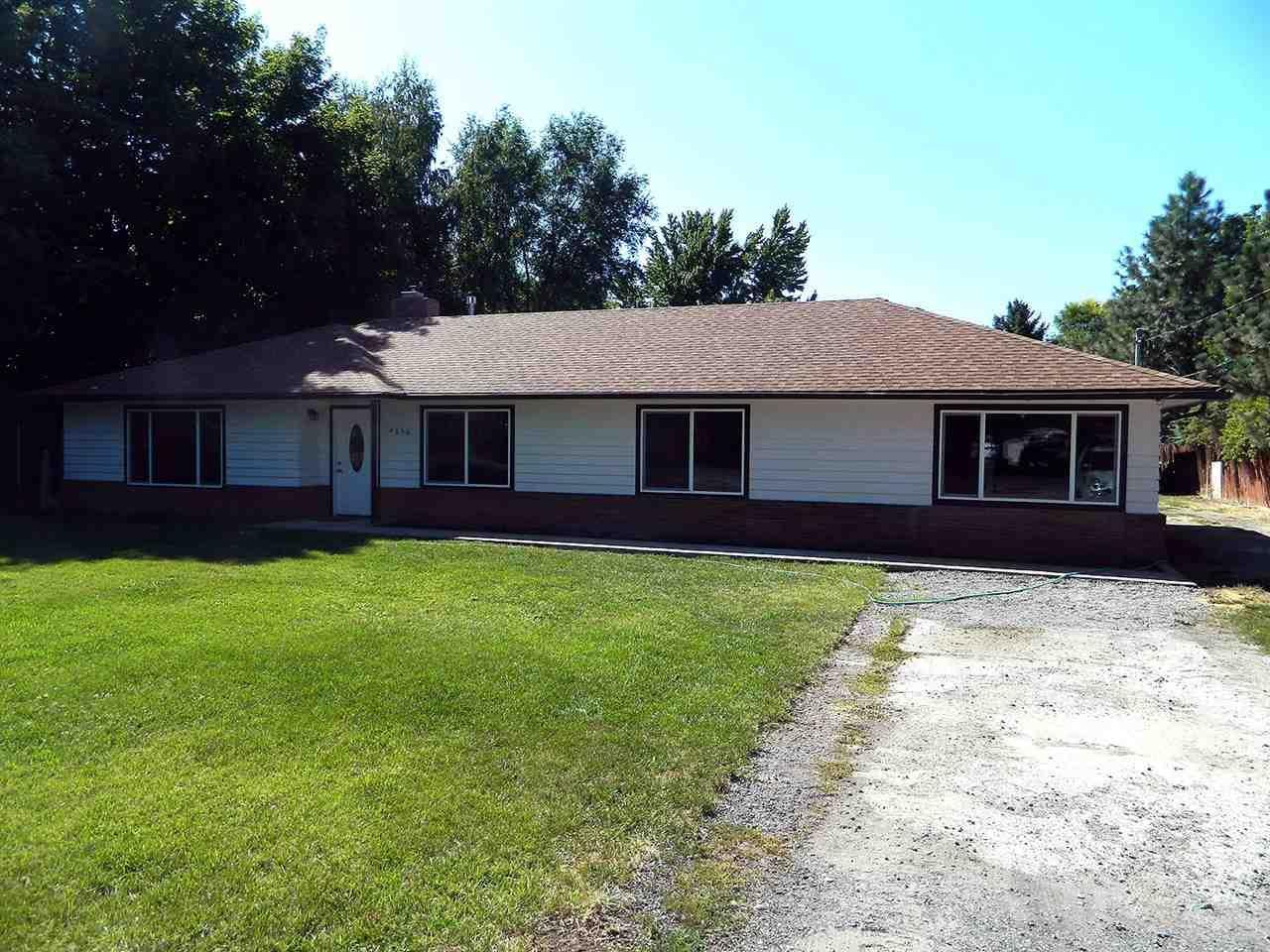 Hard To Find 4 Bedroom 2 Bath Home In The Suburbs. You Name It; It Most Likely Has Been Done. New Flooring, New Paint Inside And Out, New Bathrooms And A New Kitchen With Hickory Cabinets And Appliances. There Is A 24x40 Shop On The Property For All The Projects. The Back Yard Has New Sod Put Down And Ready To Add Your Favorite Flowers And Shrubs.