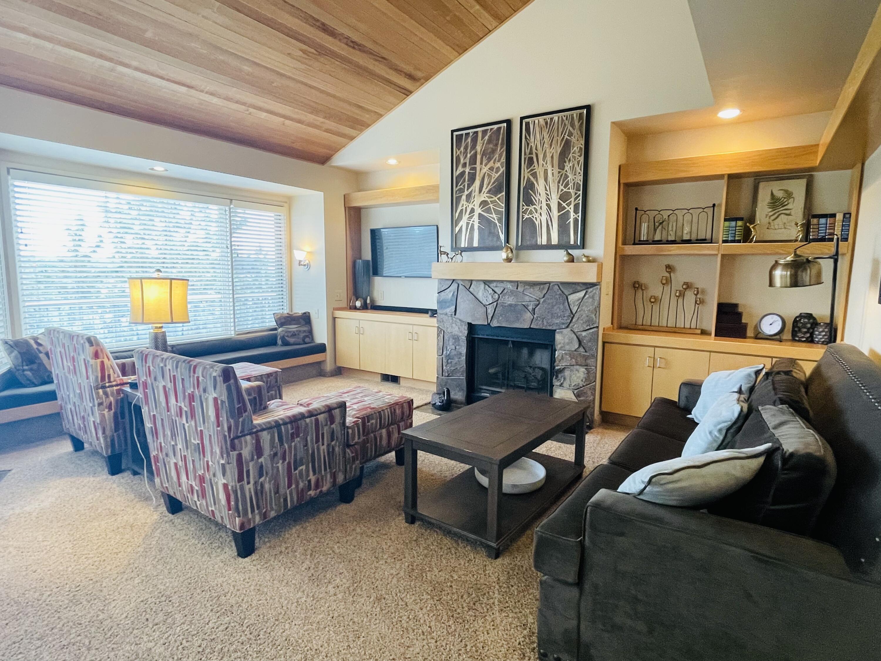 Eagle Crest - Residential