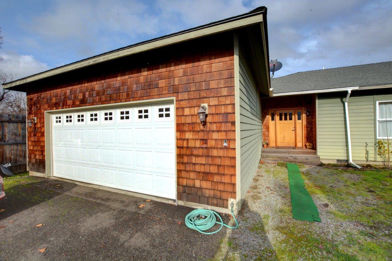 Tucked away on a quiet, dead end street, you will find this 2048 square foot home built in 2007 on a large .20 acre lot.  This 3 bed 2 bath home has tall ceilings, maple hardwood floors and cabinets to match, gas fireplace, wired for sound, tons of storage in the kitchen and solid surface countertops with undermount sink.  Oversized finished 2 car garage, oversized primary suite with walk-in closet and bathroom with double sinks and a large corner jetted tub in addition to the shower.  Nice home, great price, don't wait!  Call your agent now to set up a personal showing.