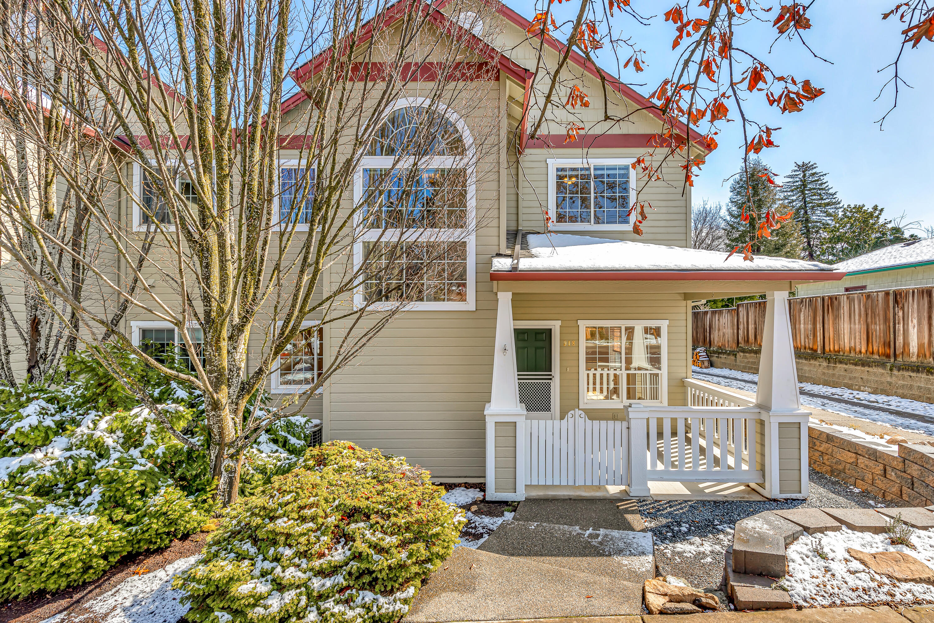Court On Mary Jane, The - Residential