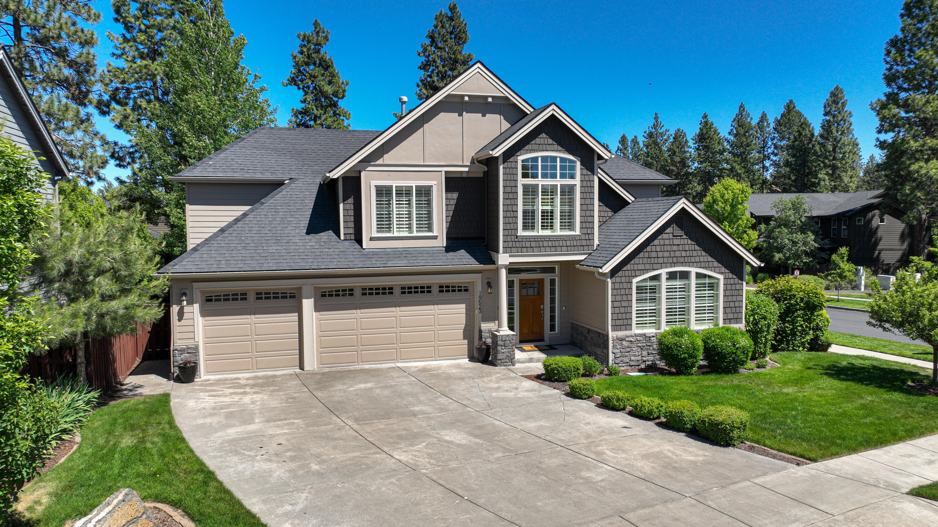 Great family gathering home for weekends and holidays.  With outdoor fired pizza oven, gas fire pit, bunk room for 8 and a steam shower to work out any soreness from all the activities. Office can be considered a 5th bedroom. It sits on a corner lot and the location is unbeatable!  Just three blocks to Deschutes River trail and 2 mile bike ride to the Old Mill District to enjoy the biggest concert events of the summer.  Just one mile to Brookswood Meadow Plaza for groceries or social gatherings. Enjoy fitness, pool and clubhouse amenities with HOA just down the street.