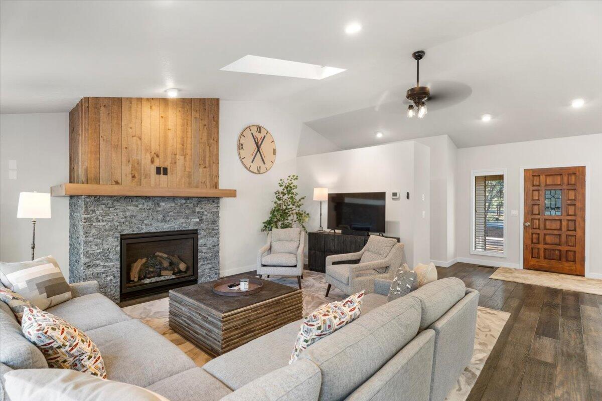 Location! Floorplan! Quality! This single-level home had an extensive remodel in 2022 and beyond! Sold fully furnished and ready to go for your year-round enjoyment. Three bedrooms plus a bonus/bunk room that serves as a 4th sleeping area or flex room. It is the perfect basecamp for all that Sunriver has to offer! Updates include a beautiful open kitchen with new cabinets, surfaces and appliances, upgraded HVAC, flooring, bedrooms, and baths. The newly installed back deck includes a covered sauna area that can be accessed from multiple rooms. Come embrace the full range of activities Sunriver offers—be it biking, hiking, fishing, skiing, or indulging in the local shopping and dining scene. The high country is calling you, don't let this one slip away.