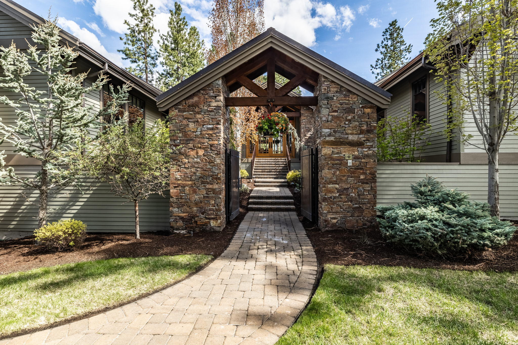 Broken Top - Residential