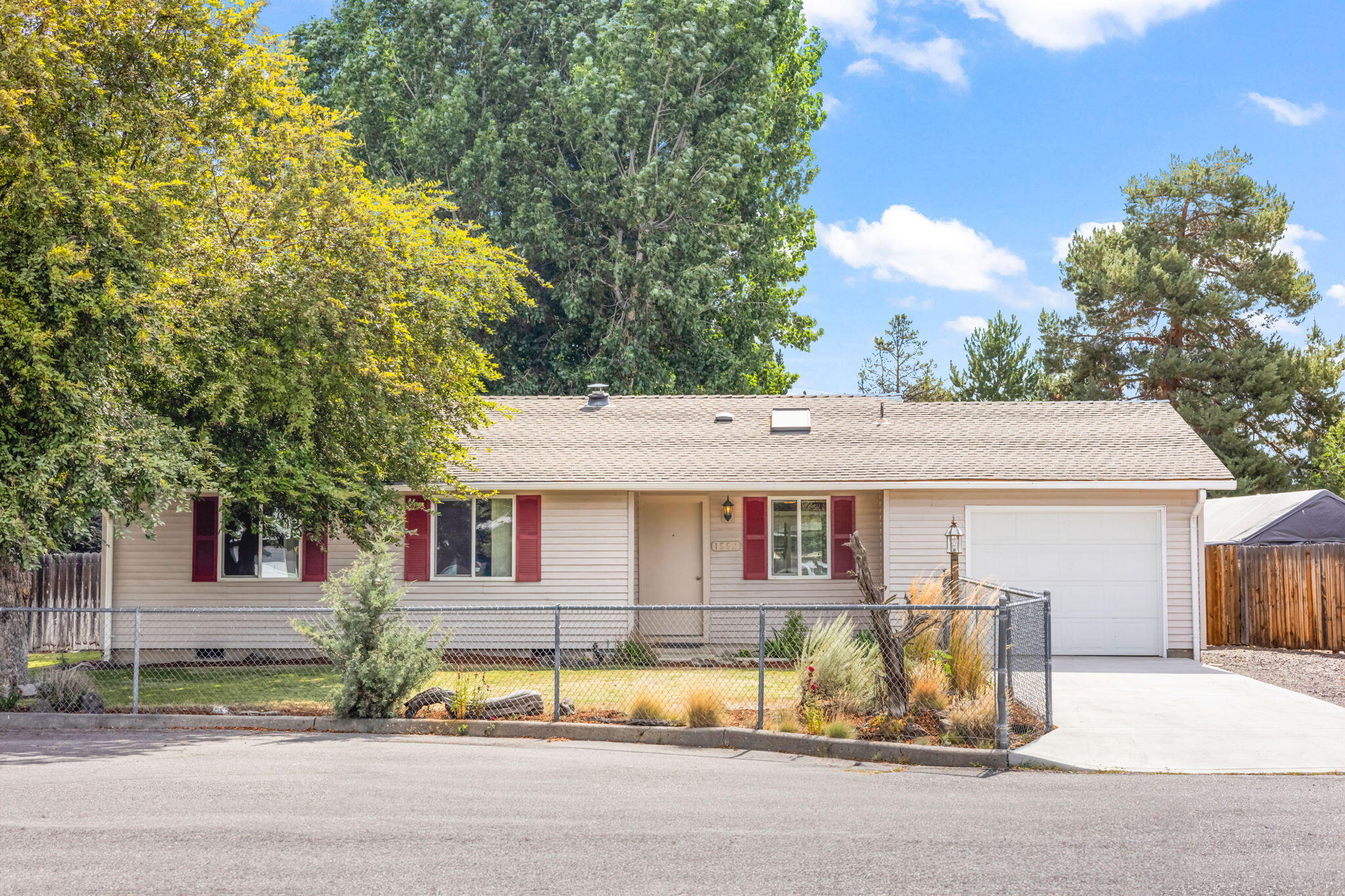 Hillcrest J - Residential