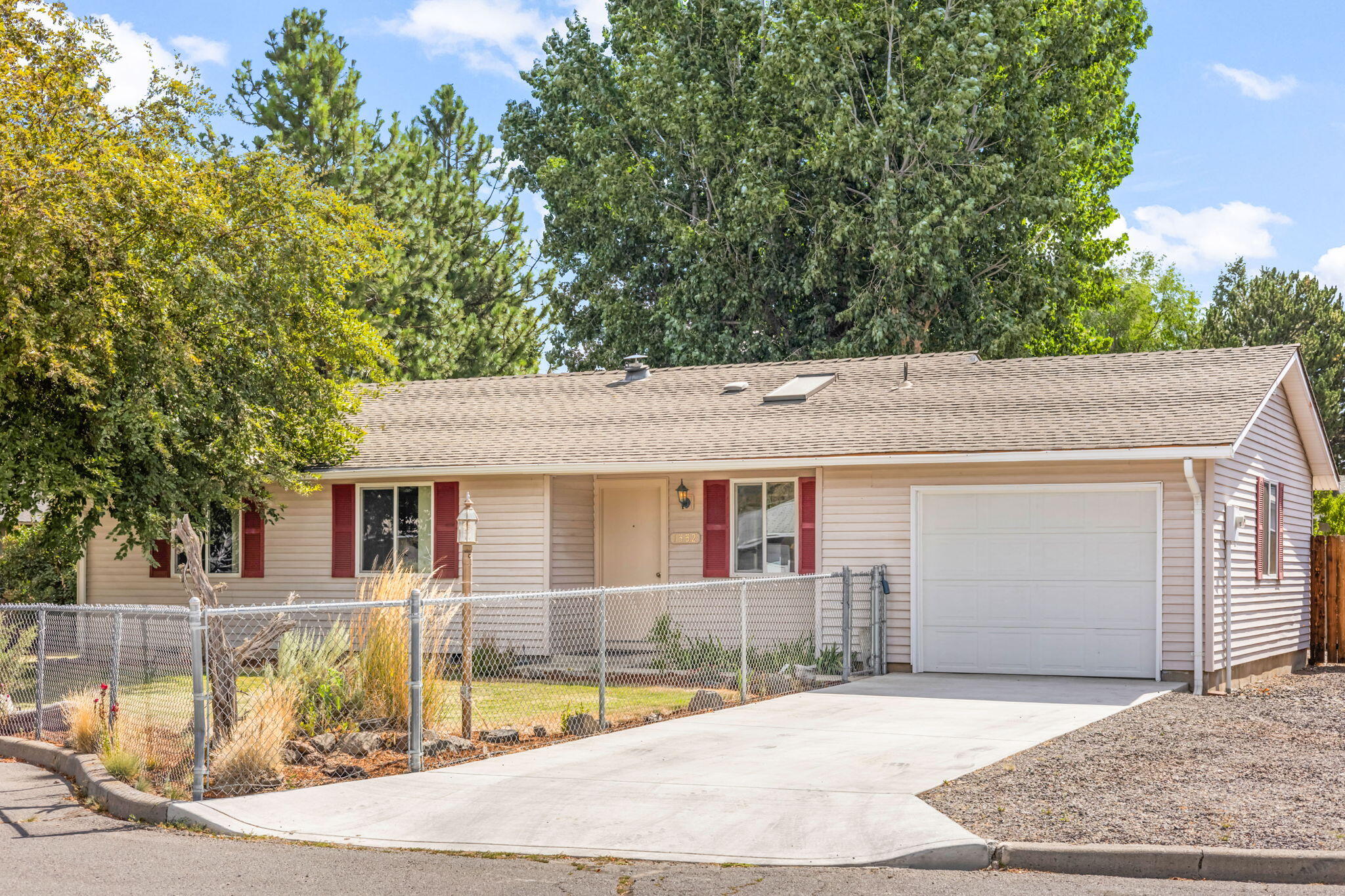 Hillcrest J - Residential