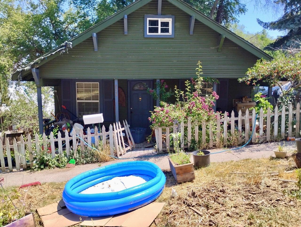 : Discover this charming 768 sq ft home featuring 2 bedrooms and 1 bath. Perfect for first-time buyers or those looking to downsize. Don't miss the chance to schedule a showing today!