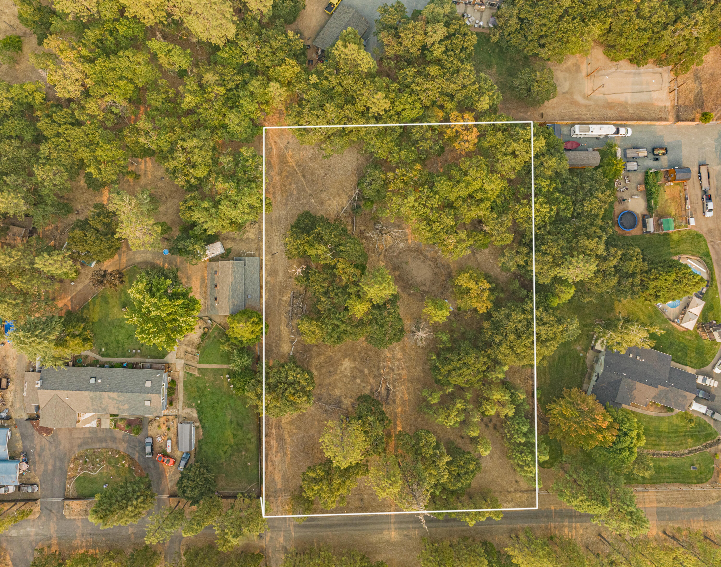 Welcome to the Colonial Valley! Embrace the tranquil lifestyle on this buildable lot- 1.47 acre oasis where nature and serenity unite. Trees surround your future haven, providing privacy and a stunning backdrop for the house of your dreams. A seasonal pond adds a touch of magic to this idyllic setting. Do not miss out on this Oregon beauty!