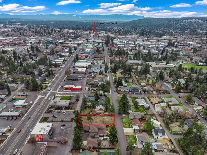 ''Buy land, they are not making it anymore.''- Mark Twain
Located in the heart of Midtown Bend, this exceptional .22-acre lot offers a flat, buildable space with 70 feet of frontage and 140 feet in depth, providing ample room for your next development project or dream home. This coveted location is just one block from the bustling Greenwood commercial corridor. With its prime location, this lot offers unmatched potential for both residential or multi-family development, making it an ideal investment opportunity in one of Bend's most sought-after neighborhoods. All utilities in place.