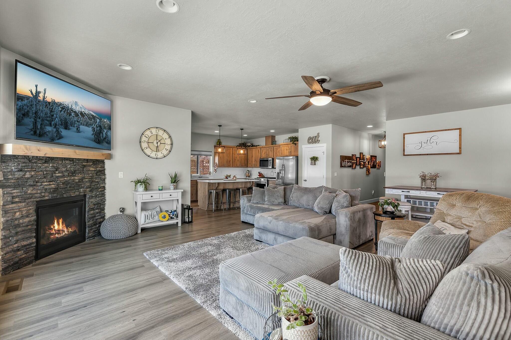 Canyon Rim Village - Residential