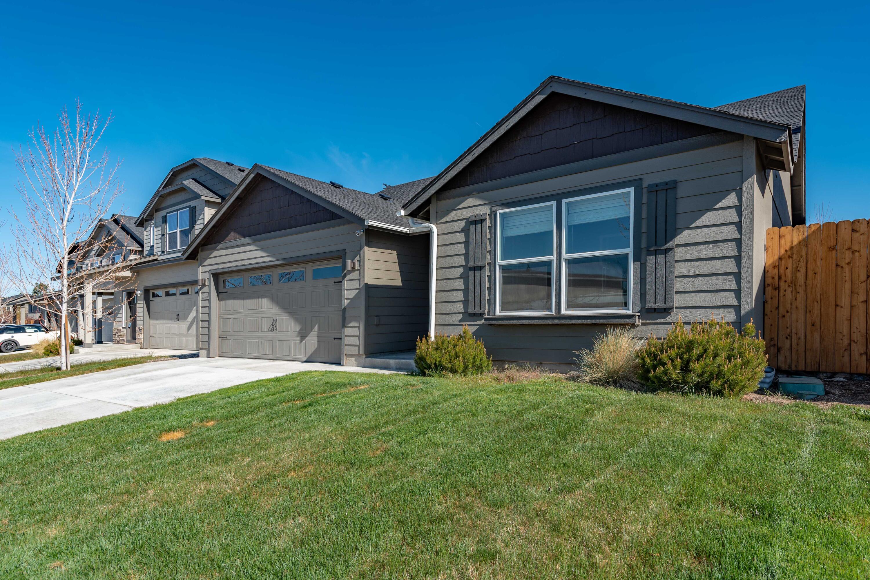 Immaculate single level home with basically every upgrade that the builder offered.  Smart features throughout and beautiful interior finishes.  Fenced yard is impeccably maintained, perfect for evening hang outs.
Open concept lives larger than the square footage and all 3 bedrooms have ample space.
Perfect location with easy access to shopping, dining and schools.