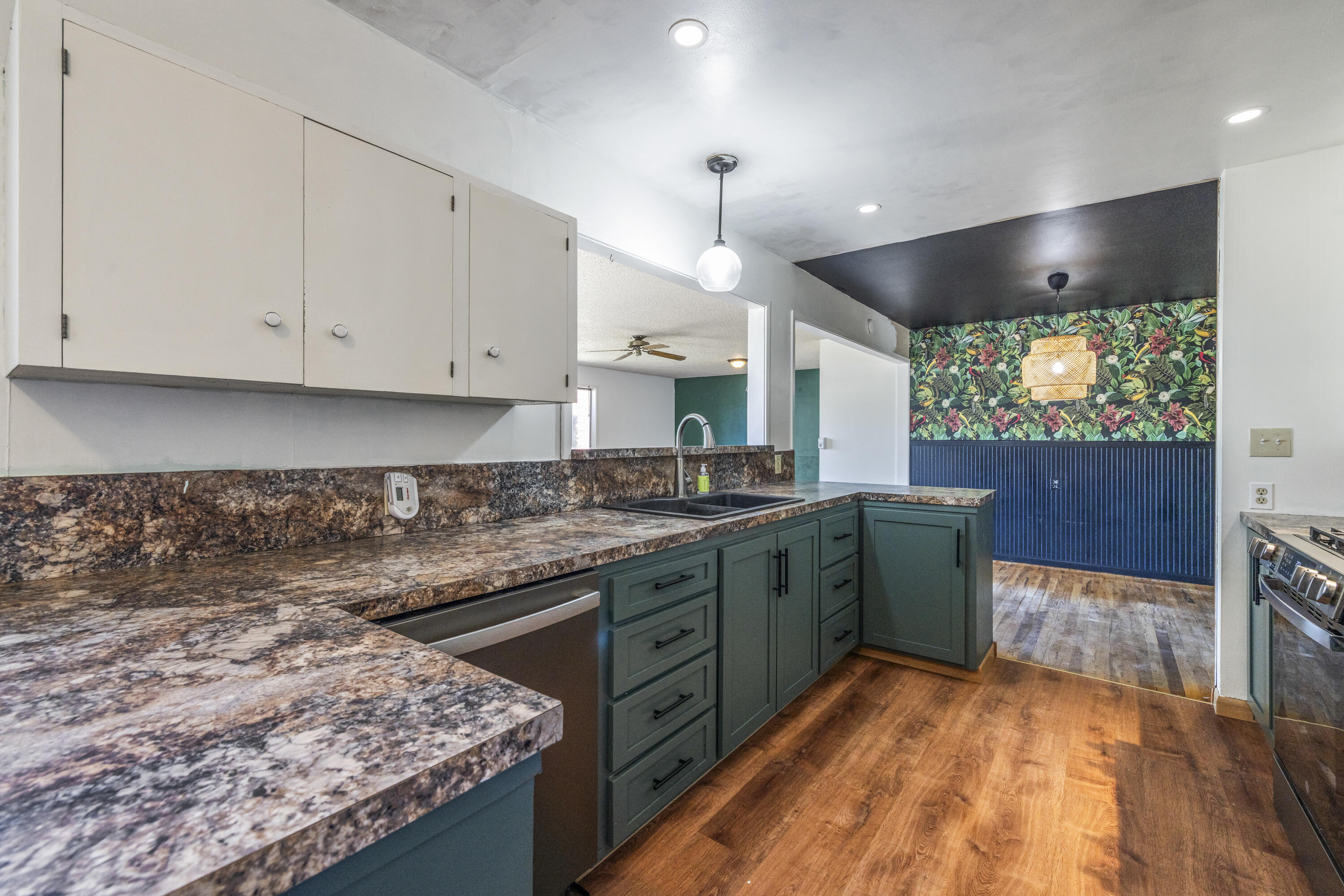 Summers Lane Homes - Residential