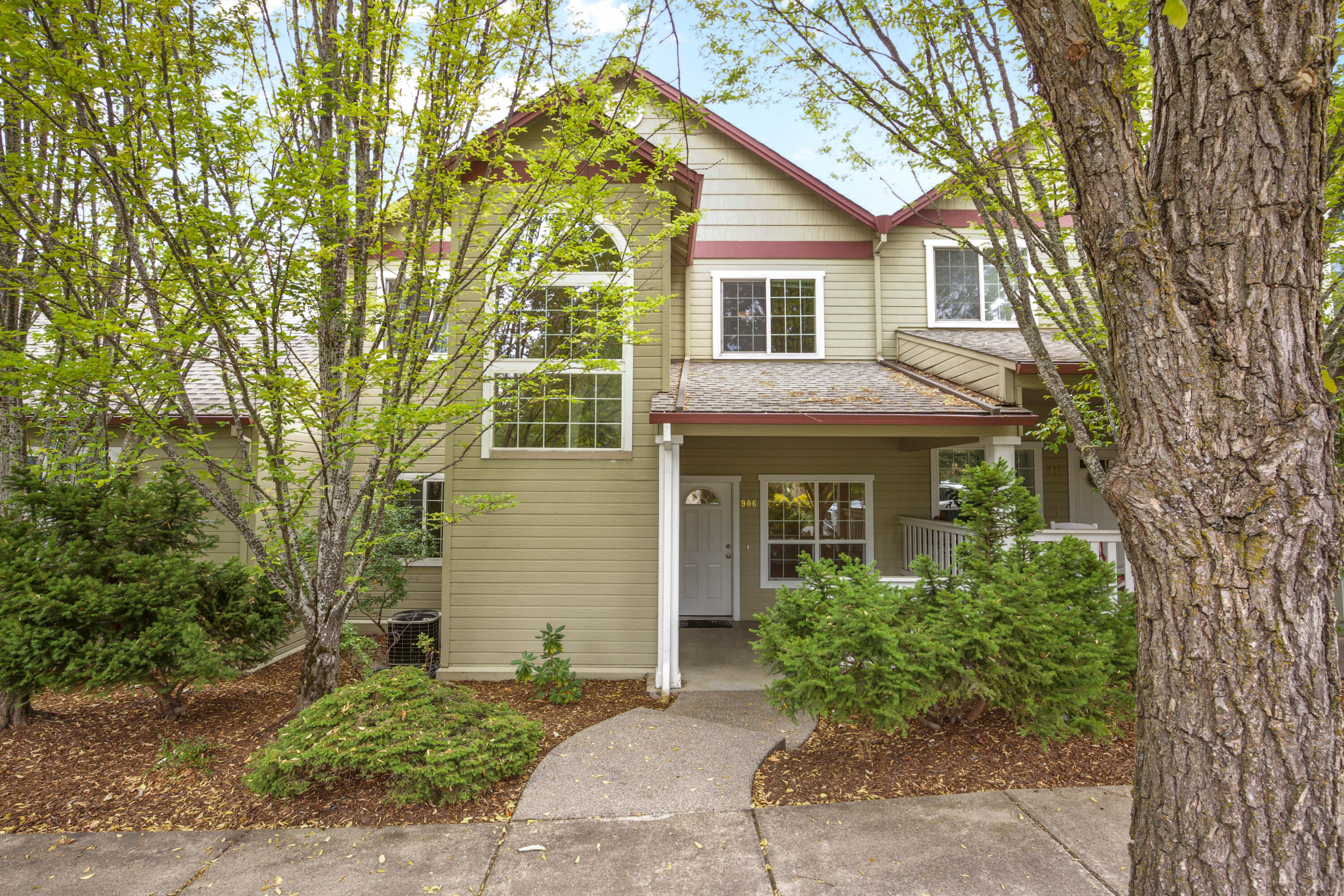 Welcome to easy Ashland living! This charming townhome sits in a prime south end location near SOU, schools, shops, and dining. The main level offers a bright and welcoming layout with open living and dining spaces, plus a flexible bonus room with closet that works perfectly as a home office or media room. The kitchen shines with crisp cabinetry, ample storage, and a cozy breakfast nook filled with natural light. Upstairs, you'll find a spacious primary suite with walk-in closet and private bath, along with a guest bedroom, full bath, and laundry. Enjoy mornings on the covered front porch or relax on the private back patio. This property is stylish, functional, and move in ready. County records show four bedrooms, with one open to the main living area.

Virtual Staging for illustrative purposes only