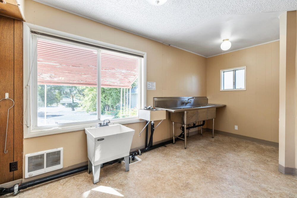 Klamath Falls -Hot Springs Addition - Commercial Sale