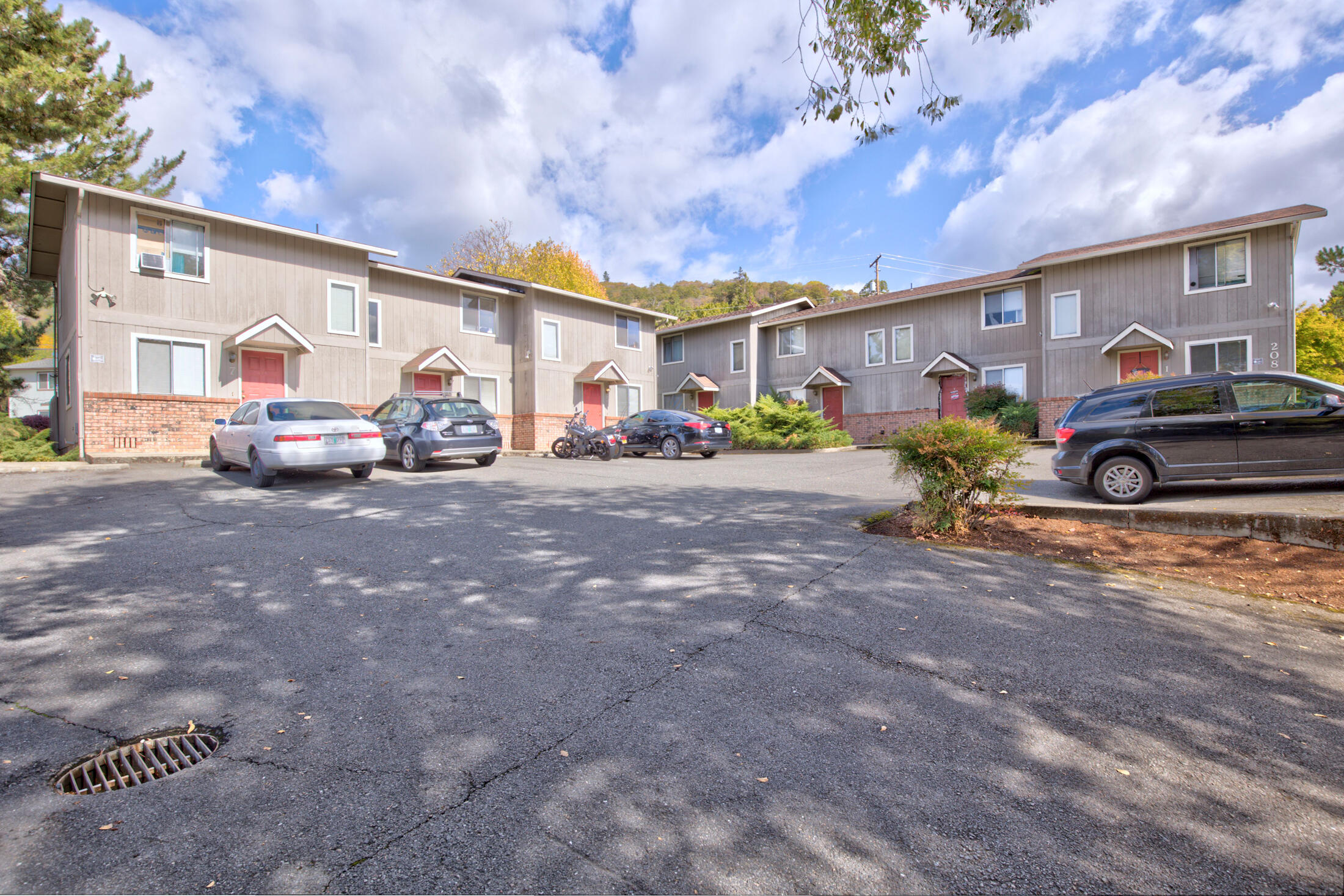 Great Investment Opportunity! 7-plex in desirable area - close to shopping. 2 bedrooms/1 bath spacious townhome units. Very well maintained and managed professionally.