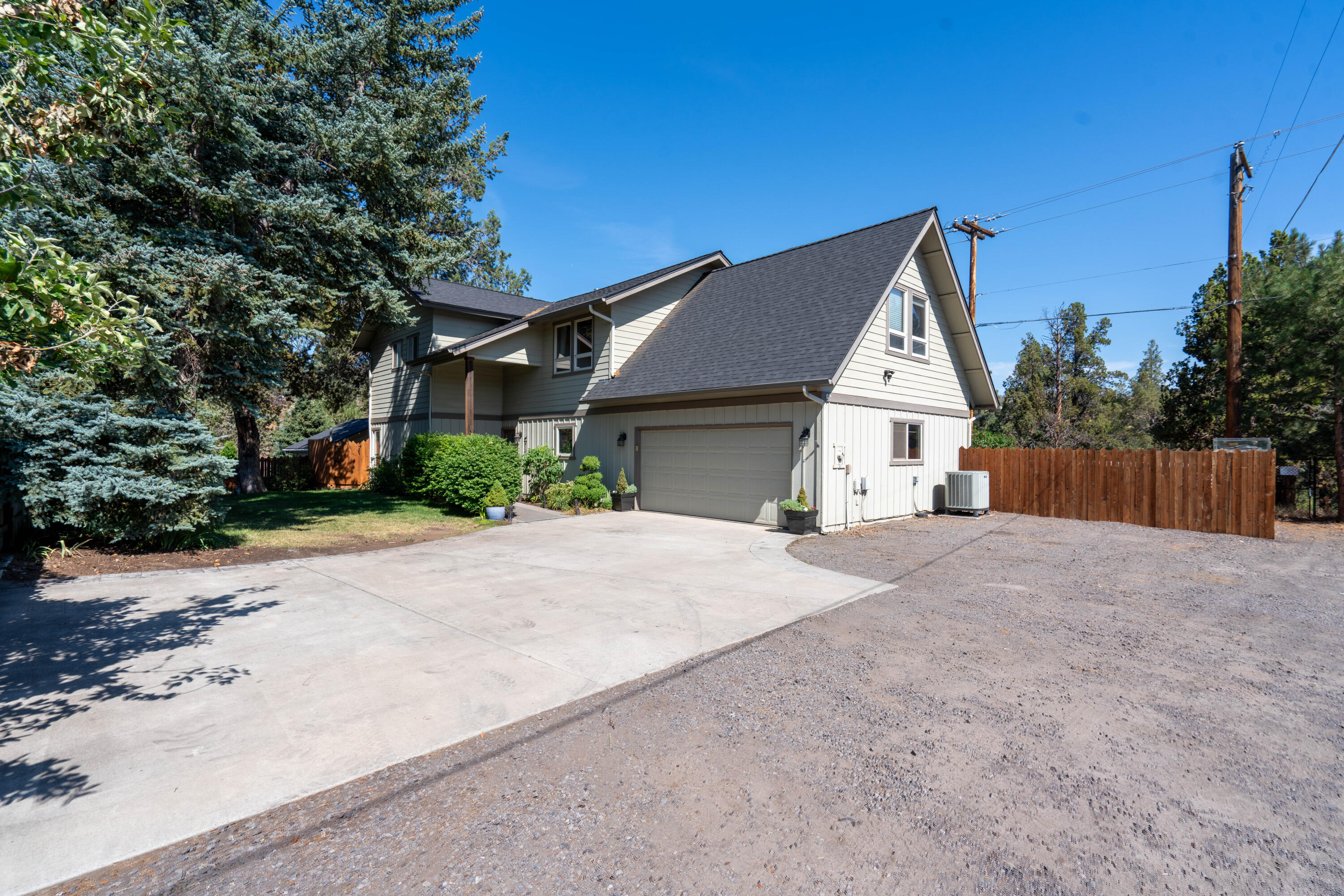 Desc Rvr Hmst Rimrk - Residential