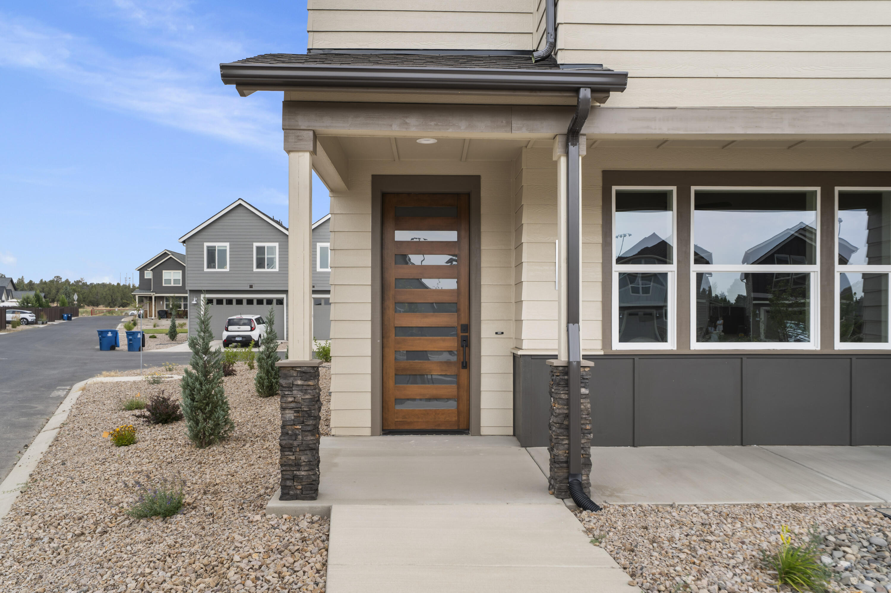 Charming Timber style townhome in the Prairie Crossing neighborhood. A neighborly well-designed community distinguishing itself from the ordinary. A community built
with quality and efficiency. This striking three bed, two 1/2 bath home features Luxury-inspired finishes with solid surface counter tops, soft closed drawers, floor to
ceiling tile in primary shower, heated floors, walk-in closet, and double vanities. Earth Advantage Certified, Central AC, tankless hot water tank, engineered hard wood
floors and 8' front door. Finished garage and so much more. Community Park, Pavilion, and Dog Park. Directly N of Ridgeview HS and W of Canal.