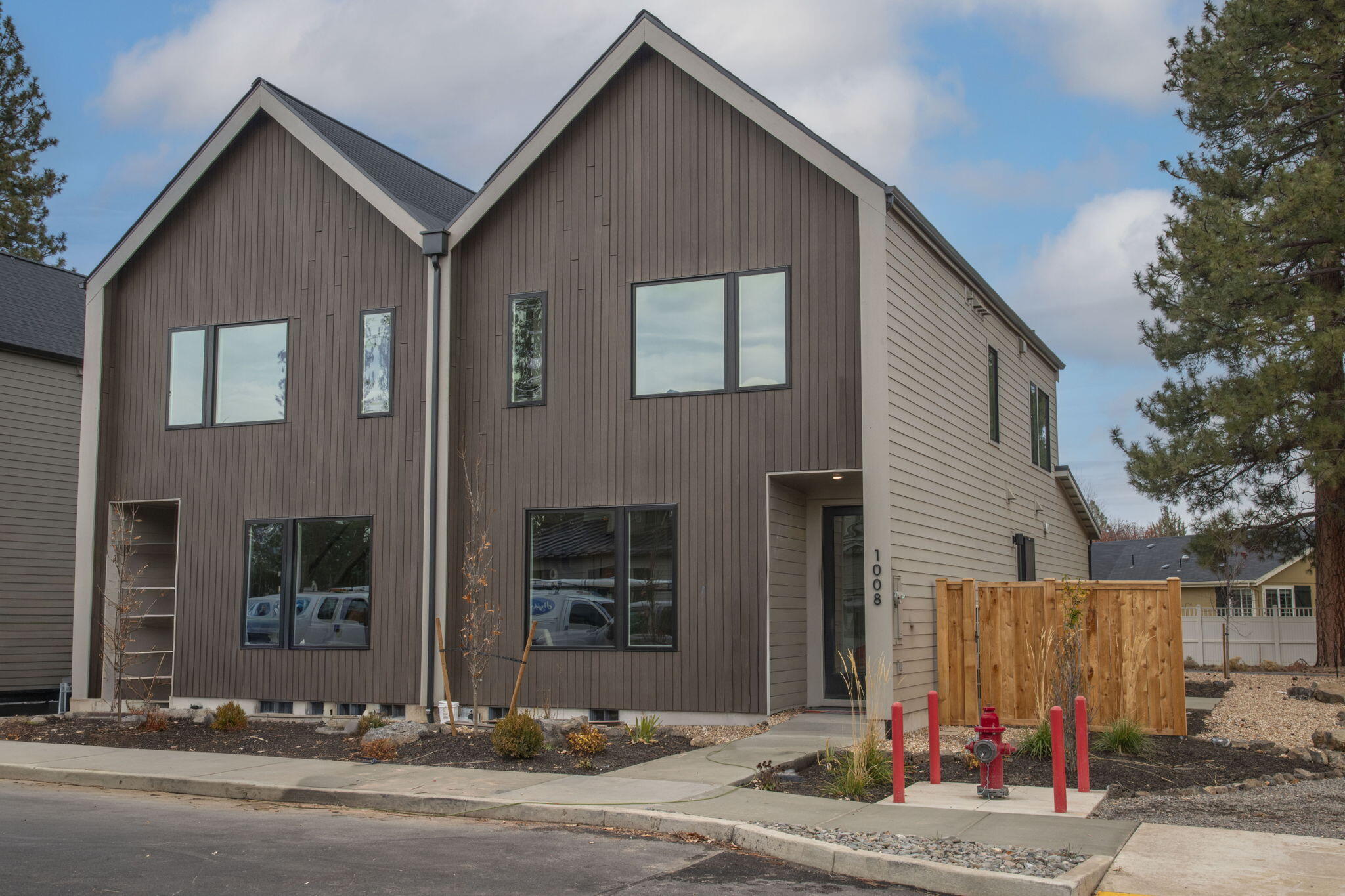 Sunset Meadows selling phase 2 has begun! This is your chance to own a townhouse - The Kokanee - in the very popular new develment in Sisters, Oregon! Sunset
Meadows is close to downtown Sisters and the Sisters Elementary, Middle & High school campuses. The Kokanee is a 3 bedroom, 2 1/2 bathroom townhouse - all the
bedrooms, with vaulted ceilings, are upstairs w/primary bathroom ensuite & additional bathroom. Laundry room is also upstairs. This is an Open Floor plan design
w/kitchen, living room, dining area & powder room downstairs. Kitchen has all stainless steel KitchenAid appliances, solid surfaces in kitchen and all 3 bathrooms. 2 car
garage is alley loaded. Front yard and nice size side yard w/patio outside the sliding glass door are landscaped using low maintenance native plants. All of the houses in
Sunset Meadows are Certified and Registered Energy Star Rated! Come live the Central Oregon, special Sisters lifestyle!