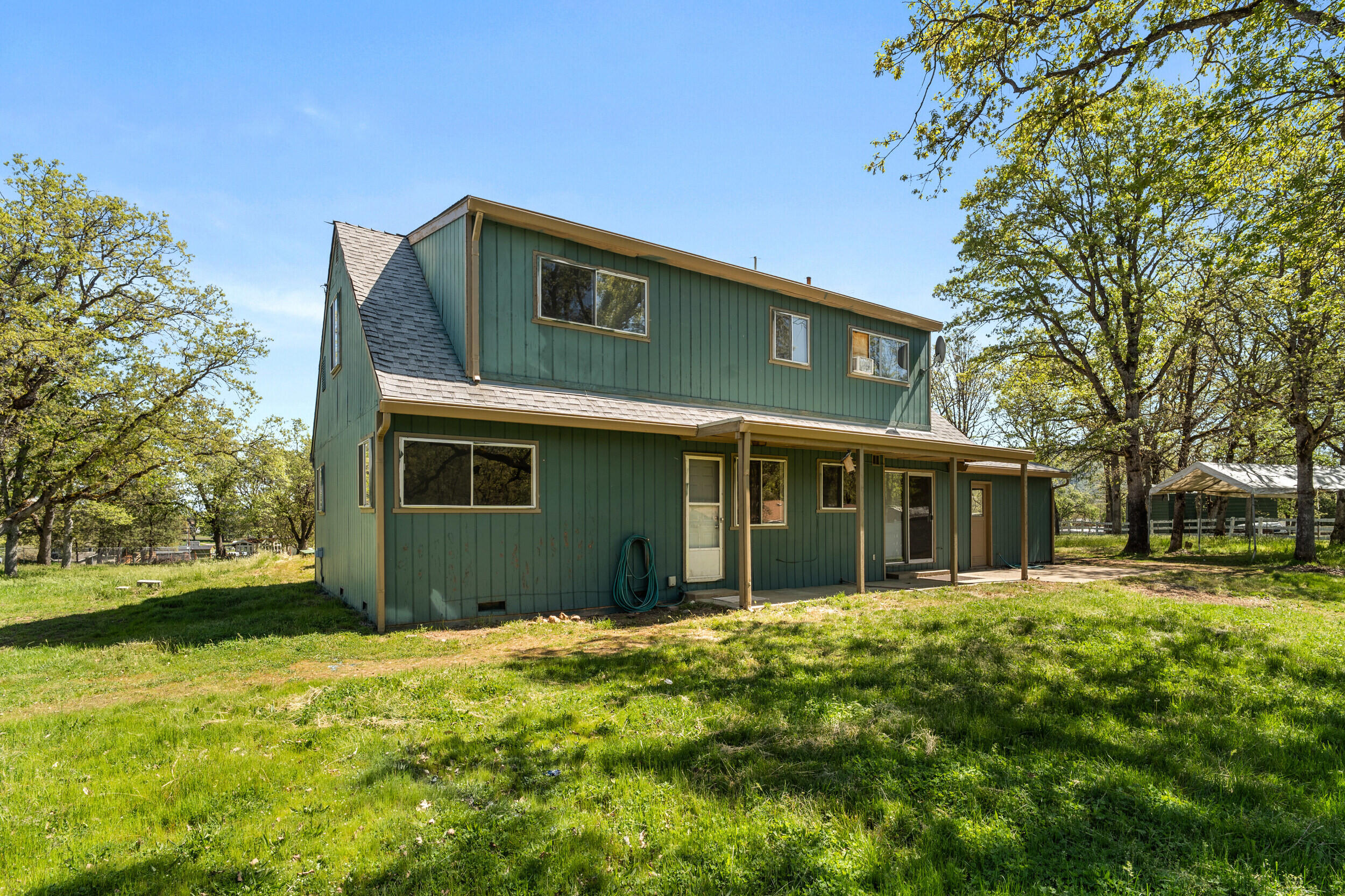 Land Of Many Oaks - Residential