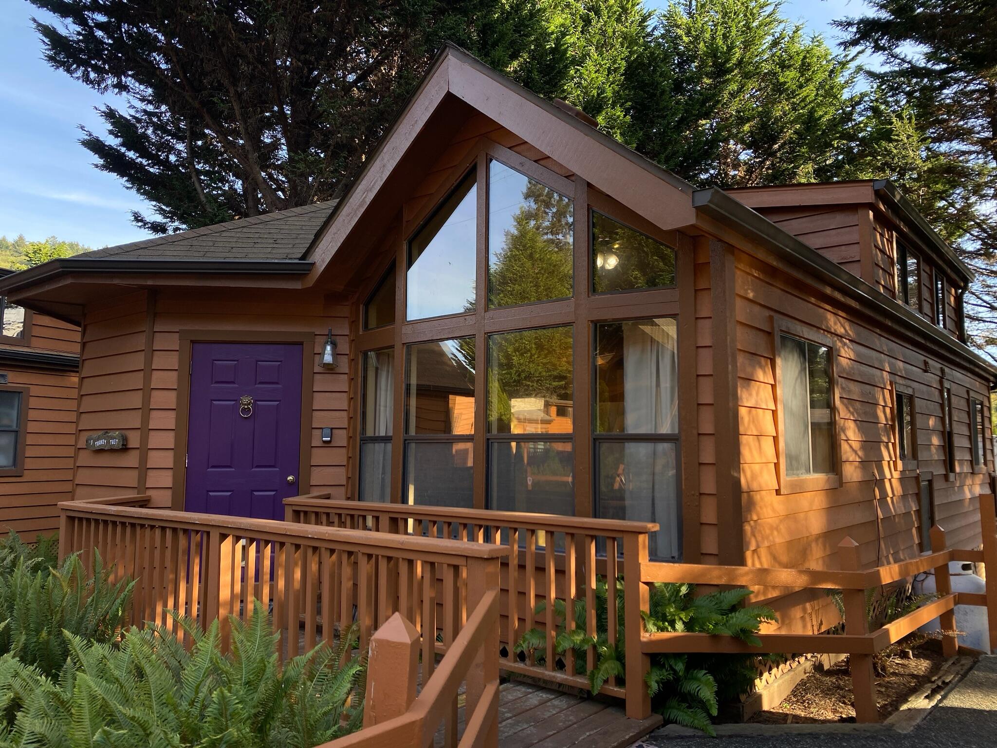 Enjoy the sights and sounds of nature on the pristine Chetco River. Access to the river through multiple community access points. Launch your kayak or paddle board from the private harbor and head to the port or ocean. Also a block away from the beautiful Azalea Park. 1bd/1ba with a sleeping loft. Private back deck with built-in hot tub. Space rent $869/month, covers water, sewer, trash, basic cable, laundry in office, grounds maintenance.