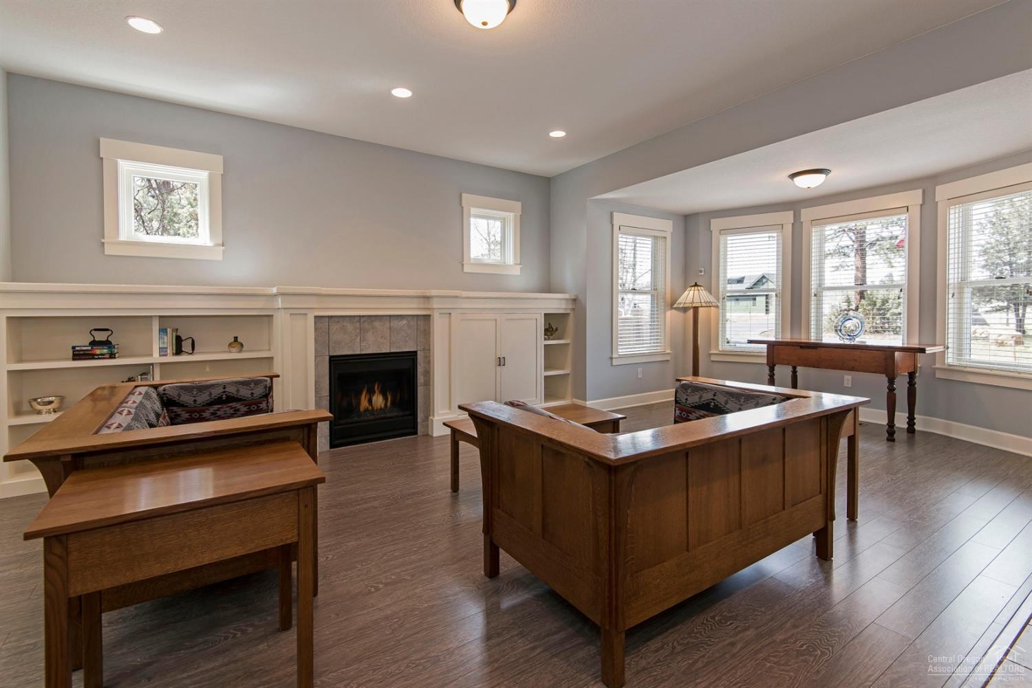 SaddleStone - Residential
