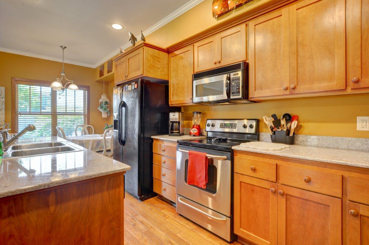 Alderwood Townhomes - Residential