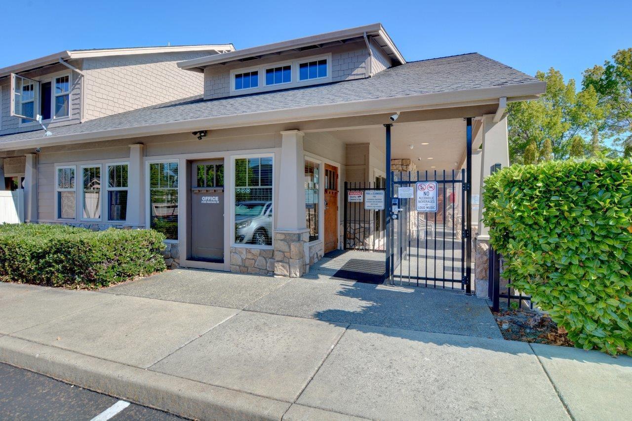 Alderwood Townhomes - Residential