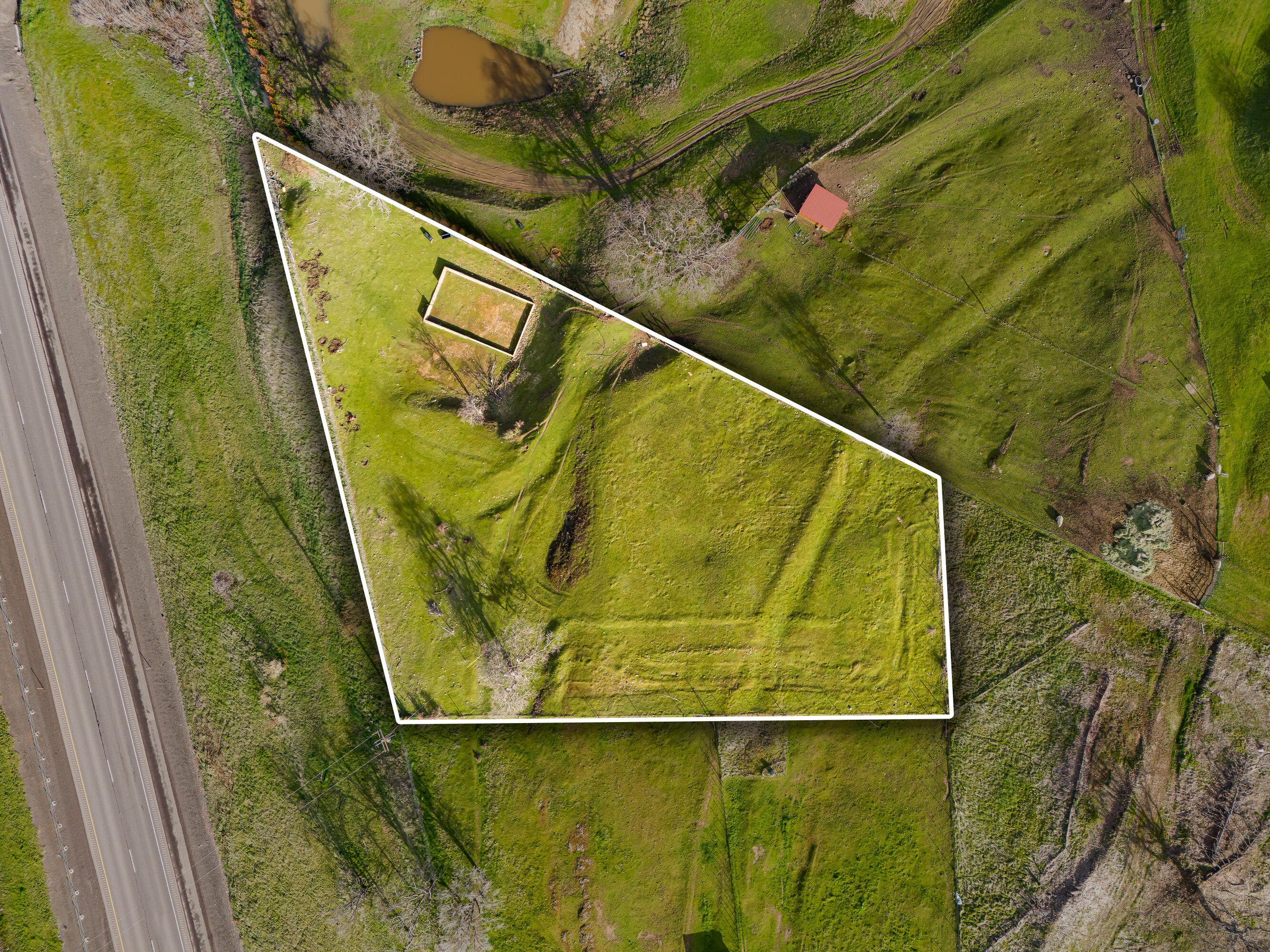 Looking for the perfect spot to build your dream home or invest in a piece of paradise? Look no further! This spacious 1.41-acre lot offers a prime location with amazing views and endless possibilities. Whether you're looking to build, garden, or just enjoy the serenity of nature, this lot is ready to make your dreams come true. Don't miss your chance to own this incredible piece of land. Whether you're a visionary ready to create something special or simply seeking a tranquil retreat, this property is brimming with potential.