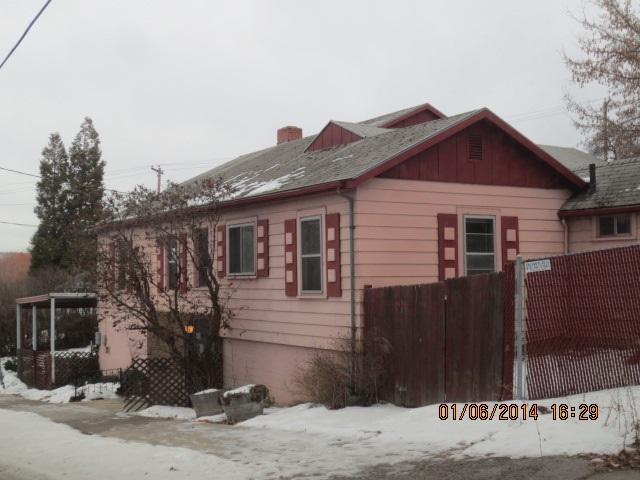 $10,000/Room! That's Right, But You Must Take All 7 Rooms Of This 2 Bedroom, 1.5 Bath Traditional That Includes A Family Room With Fireplace, An Office And A Garage With Work Shop Area. Great Corner Location With Fenced Yard All For The Low Price Of $64,900!This Home Has A Clear Pest And Dry Rot Report (See Assoc. Docs) And A New Roof Is Scheduled To Be Installed As Soon As The Weather Permits!! What A Great Deal!