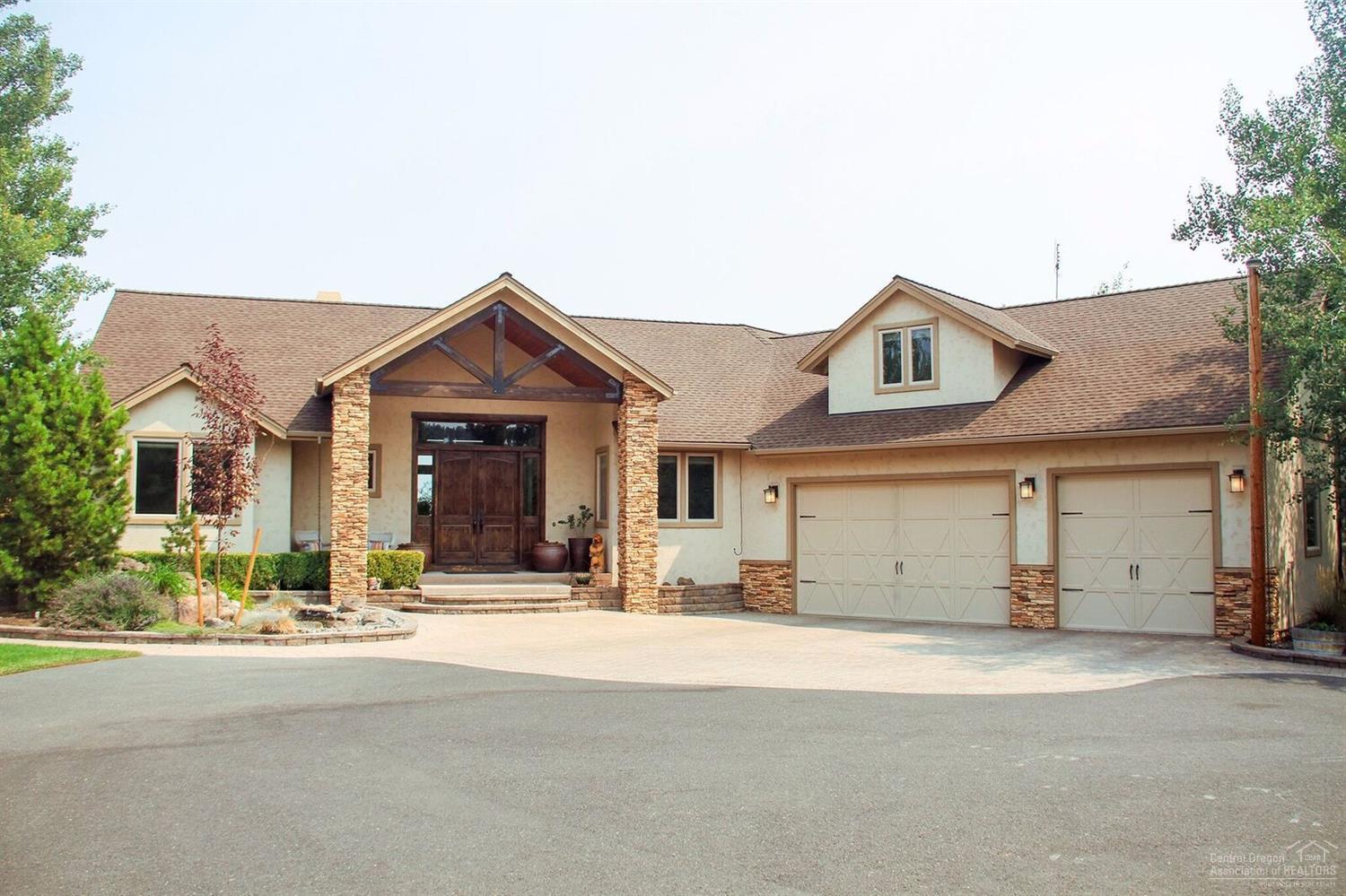 Beautiful custom built home on nearly 3 acres with views of smith rocks border by the wildlife preserve. Many architectural details, including venetian style walls, exposed beam ceilings, Gourmet kitchen with Viking commercial appliances, copper farm sink, & slab granite. Main Suite has see thru gas fireplace, w/jetted soak tub, heated travertine floors, walk in shower & large walk in closet. Home is one level with bonus room upstairs with kegerator, wet bar.