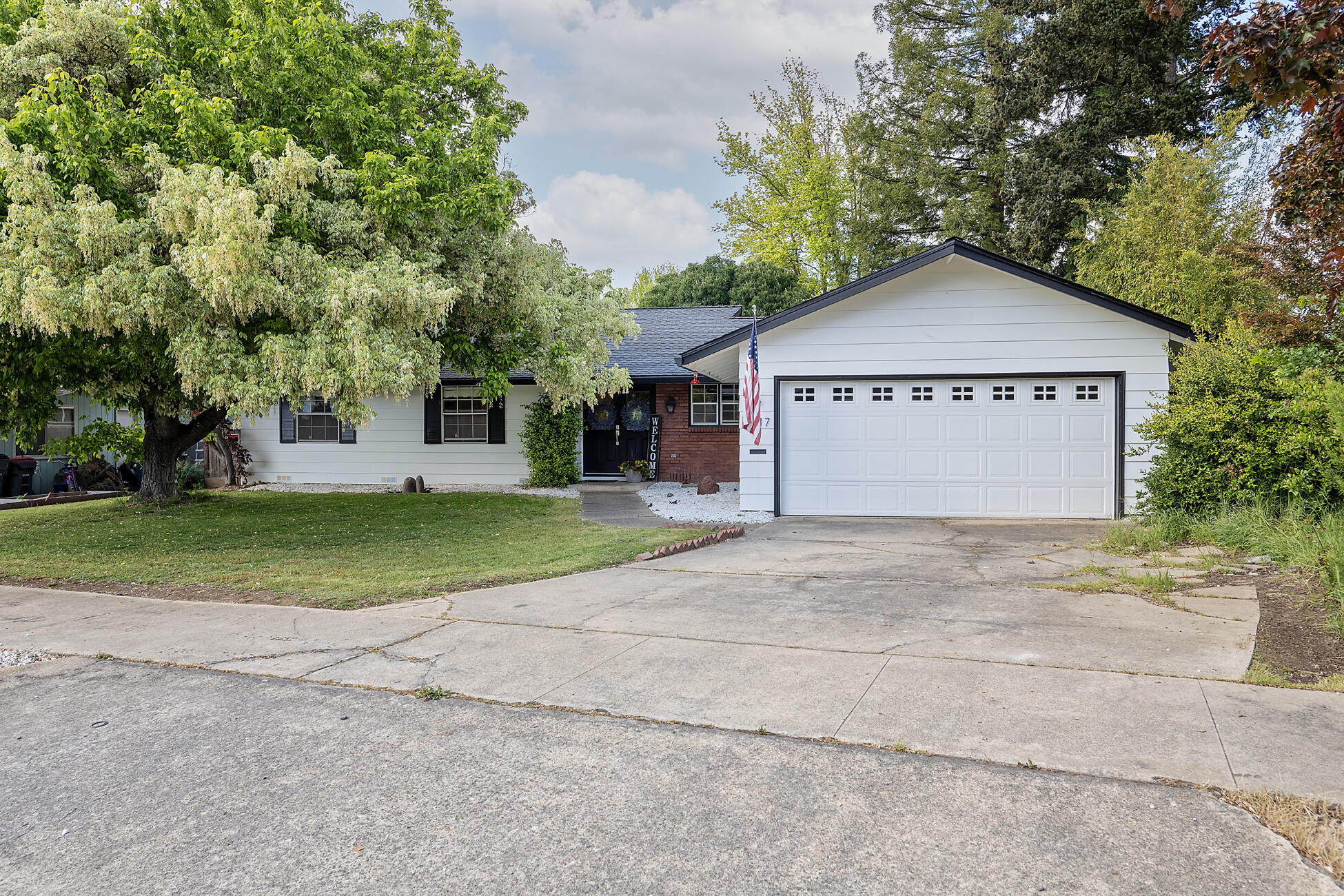 Come view this wonderful three-bedroom, two-bathroom single story home. Located on a low traffic street near tons of wonderful amenities. Inside the home you will find a spacious living room and a family room complete with a gas fireplace. The kitchen has been remodeled and is well laid out. All three bedrooms are well sized and you will fall in love with the large backyard. Recent updates include kitchen cabinets and counters, newer carpet and A/C. Call today for a tour!