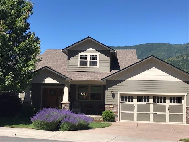 Beautiful, Top Quality, Jon Terrell Custom Built Home. Nestled at the top Town & a cul de sac with Wonderful Westerly Views of Sunsets, City Lights, Valley, and Mountains. So much attention paid to the quality and features throughout this home along with the Landscaping.