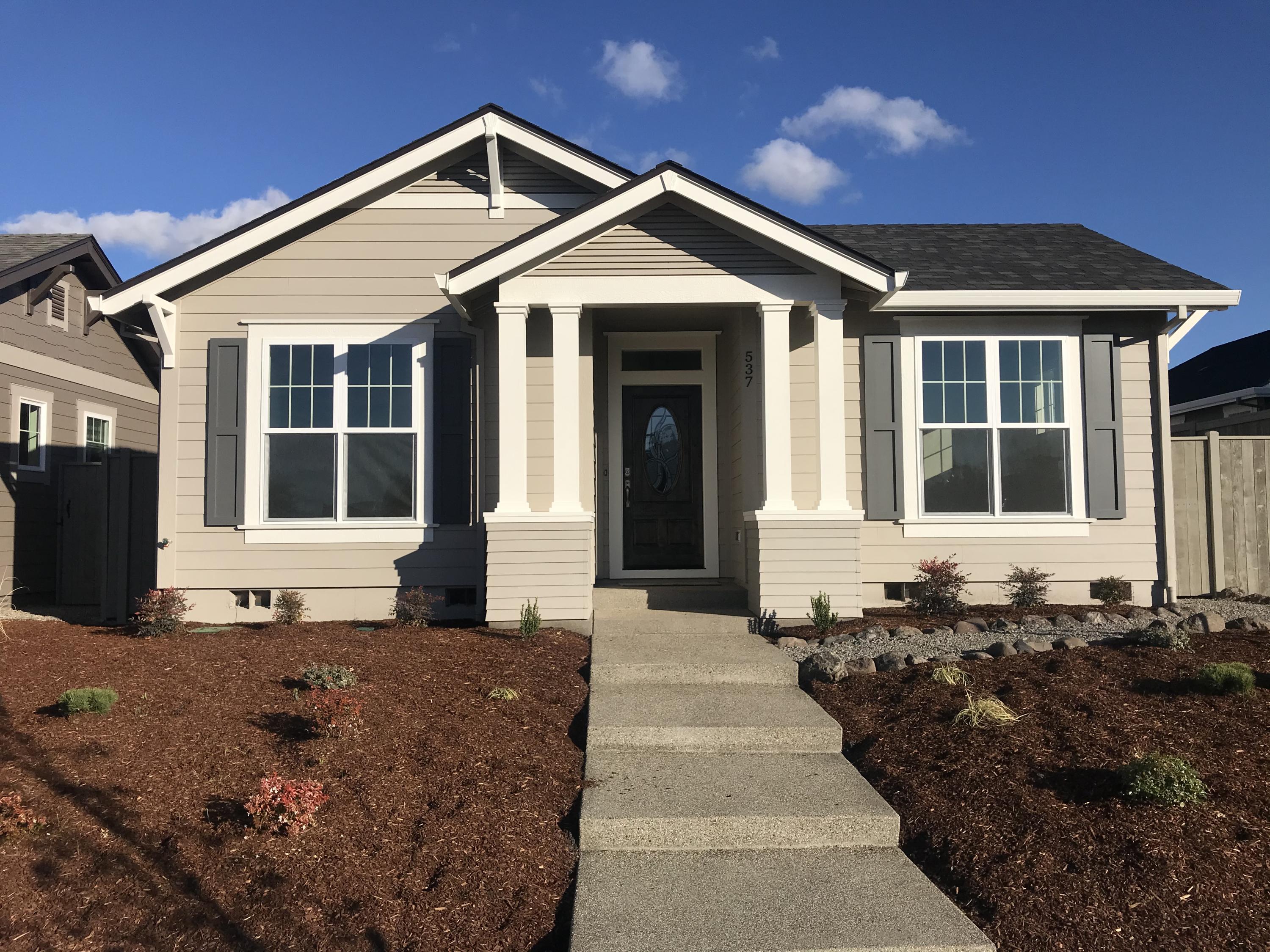 Sold Only.  Summerfield Cottage. New construction built by Mahar Homes, Inc.  Price includes landscaping and fencing.  Earth Advantage Platinum certified.  Listing agent is related to the seller.