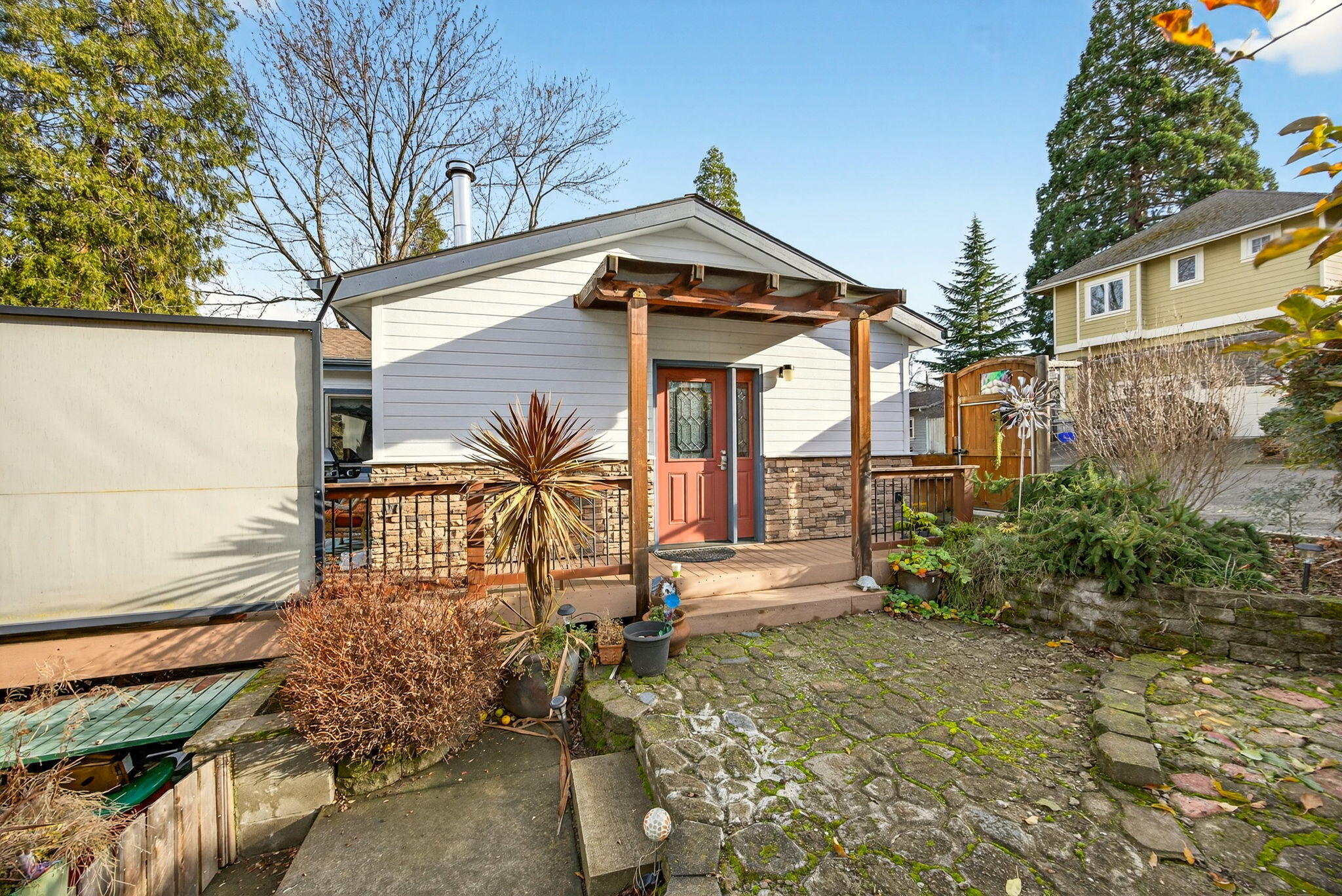 Prachts Alaska Addition - Residential