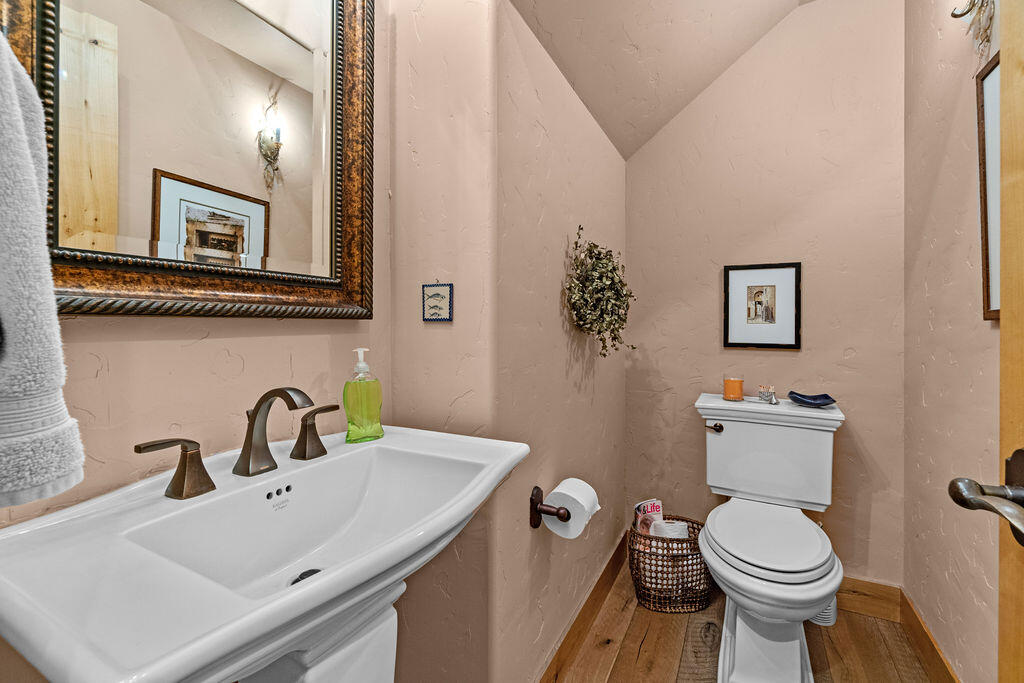 Three Pines - Residential
