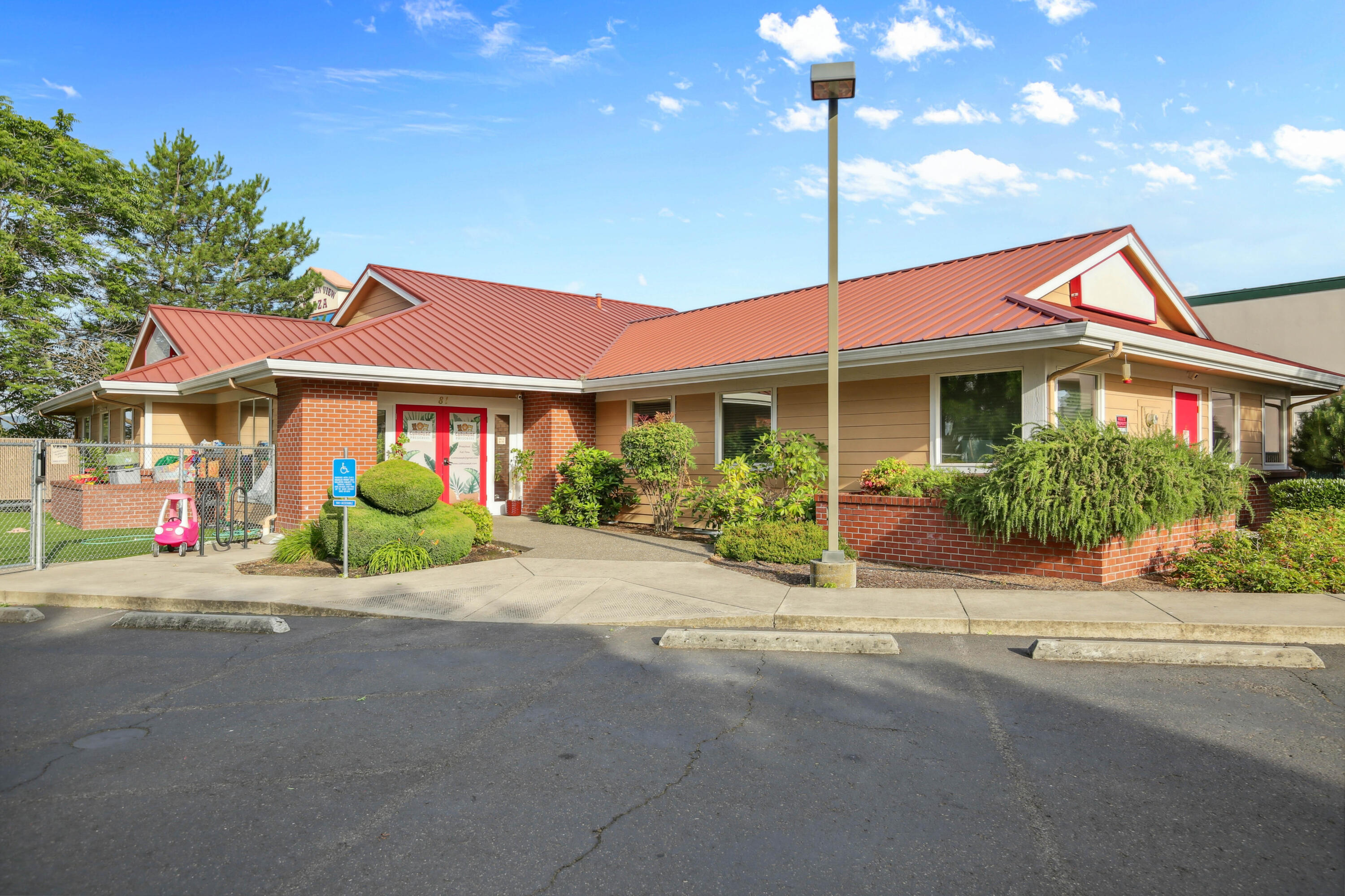 Nearly 4000 sqft standalone professional office building with 20 parking spaces on large .57 acre lot. Offered as an investment property at a generous 6.5% cap rate with existing long term tenant who is ready to sign a five year lease extension. True NNN lease, tenant pays for all maintenance, insurance and taxes. Tenant has made upgrades and improvements to bathrooms and extensive HVAC upgrades. Current tenant operates as a preschool with several years at location and would like to stay. Fantastic location just off of I-5 adjacent to Mountain View Plaza, Central Point's most popular shopping center featuring restaurants, retail stores and anchored by Albertsons and Furniture Row. Whether you're looking for a new location for your existing business or your next 1031 tax exchange investment, this commercial building and property offers an exceptional opportunity.