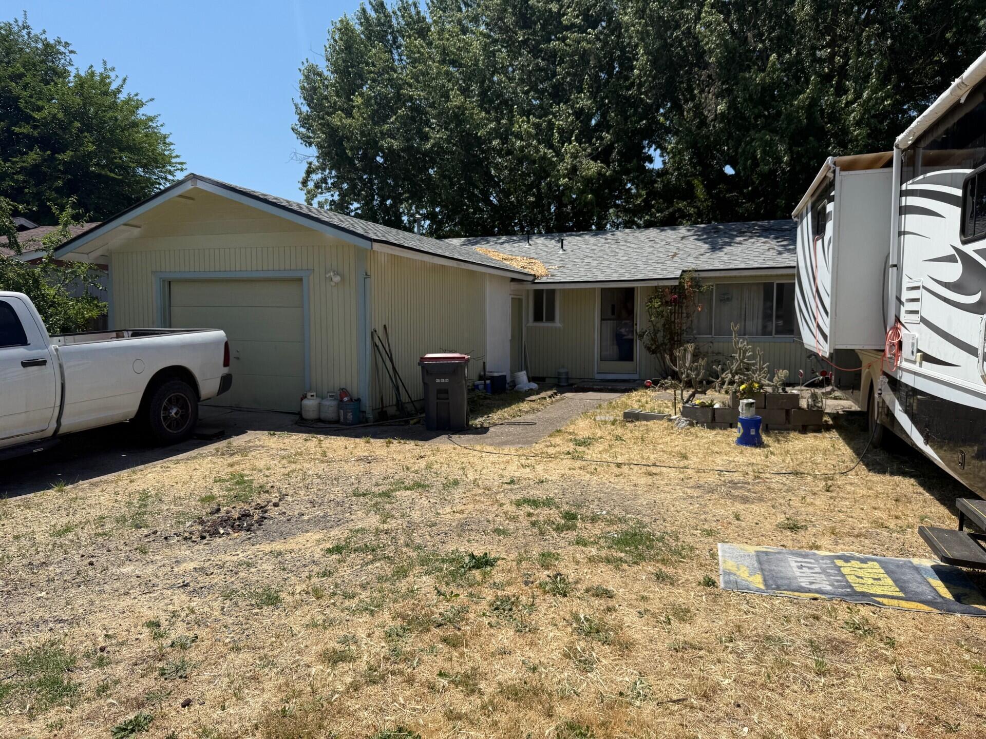 This 3-bedroom, 2-bath, 1,040 sq. ft. home is priced to sell quickly—perfect for investors or handy buyers ready to bring it back to life. Located in the heart of an established White City neighborhood. With a little TLC, this property holds great potential. Sold as-is. Don't miss out!