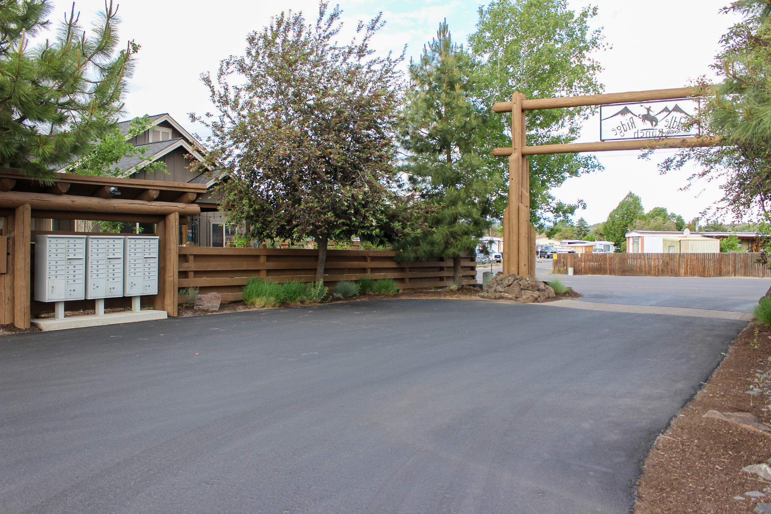 Saddle Ridge - Land