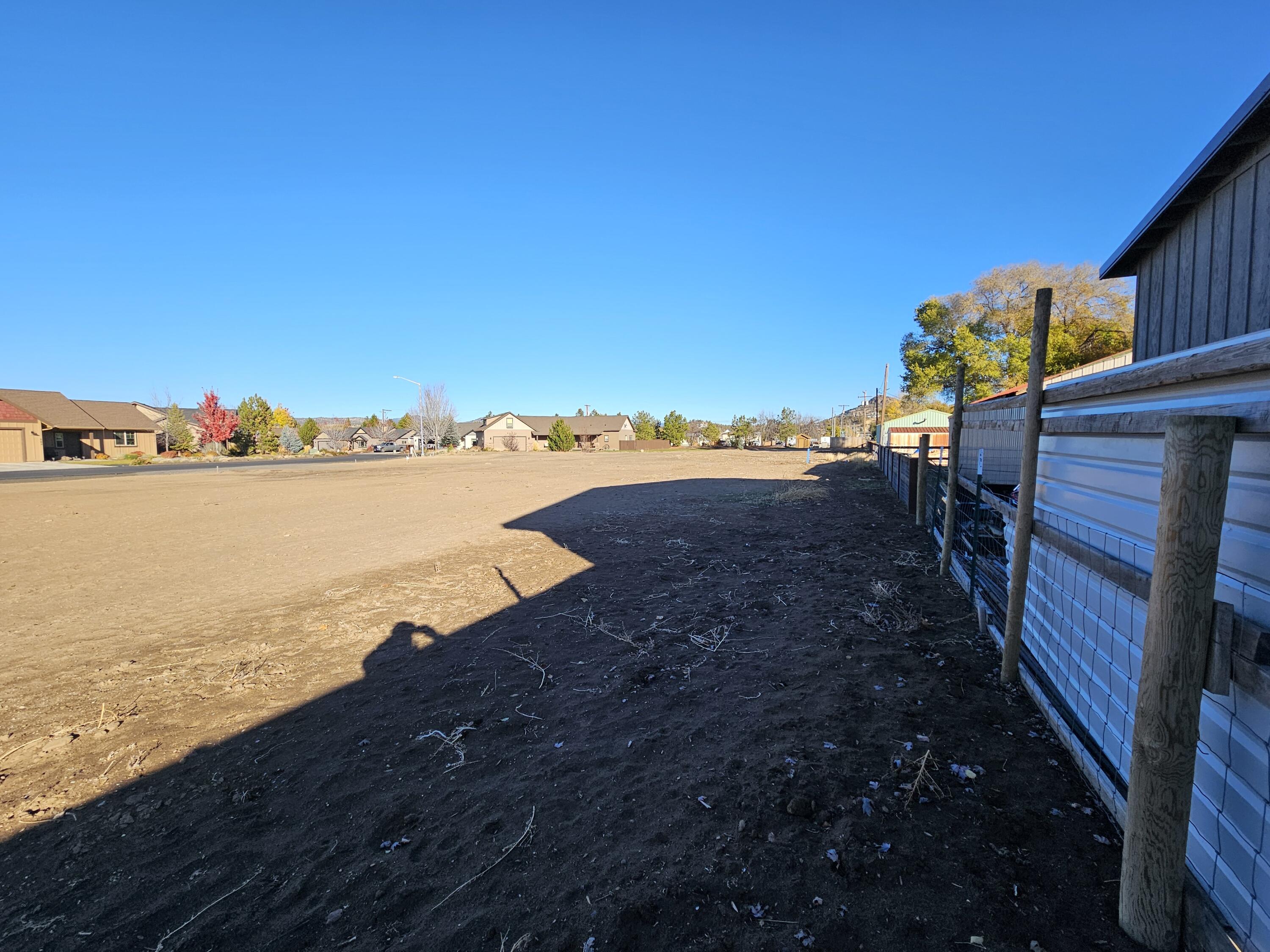 Saddle Ridge - Land
