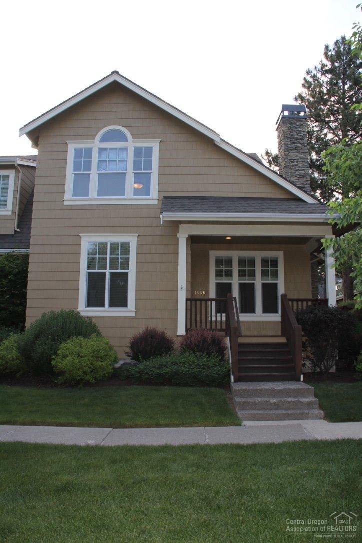 Earth Advantage townhome in Northwest Crossing overlooking Lewis & Clark Park with mountain views! Open great room floor plan offers hardwood flooring, vaulted ceiling, tile countertops, central air conditioning & gas fireplace with slate surround. Main level master w/ walk in closet, tiled shower, dbl vanity, and soaking tub. Upstairs features loft area, full bath & two bedrooms. Fenced courtyard patio area with gas BBQ stub. Montessori School next door, close to all Northwest Crossing has to offer.