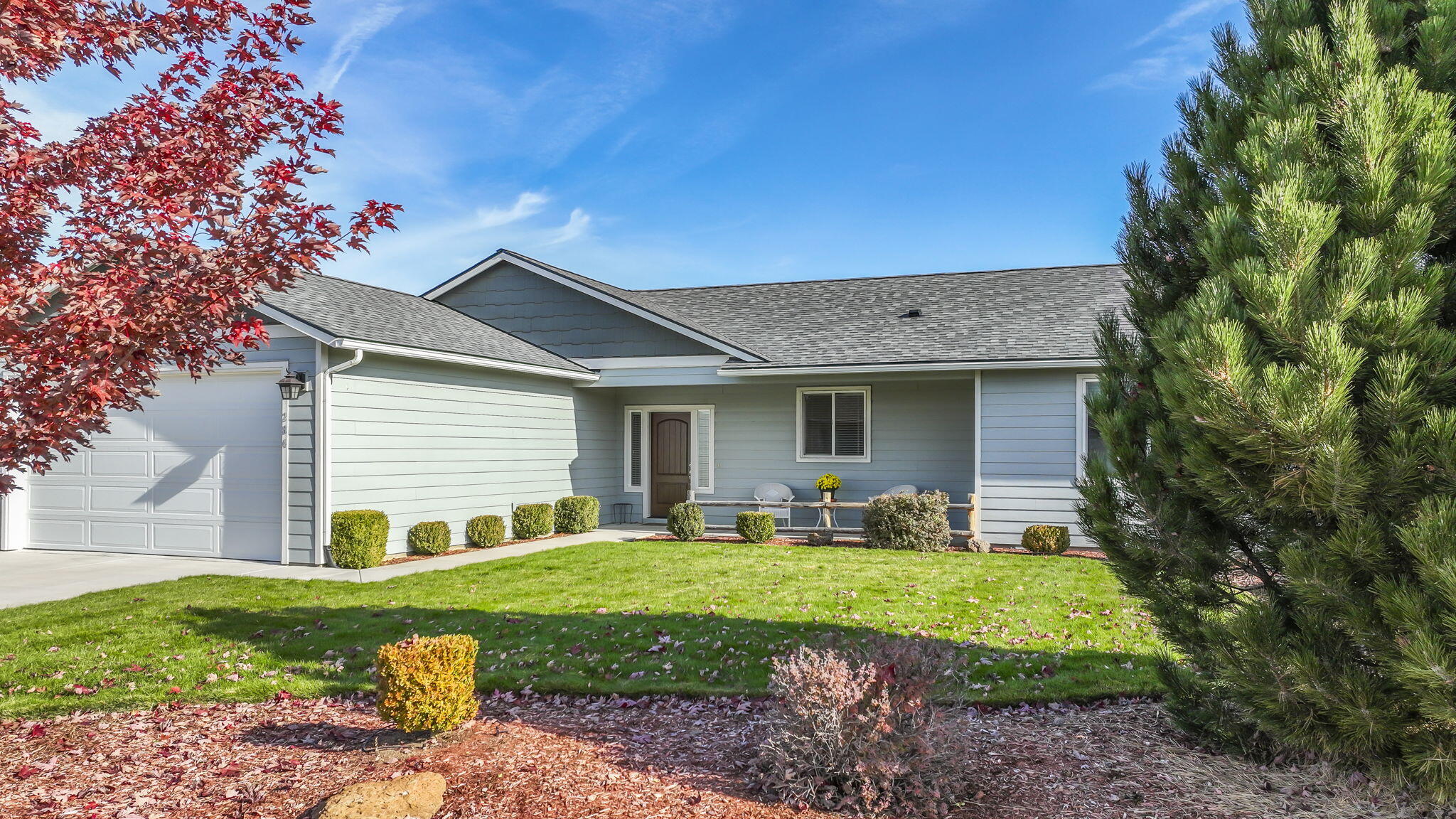 Pride of ownership shines throughout this beautifully maintained 3-bedroom, 2-bath, 1,586 sq ft home! The open floor plan features a spacious living and dining area filled
with natural light, vaulted ceilings, and rich flooring that adds warmth and style. The kitchen flows easily for entertaining or cozy nights in. The primary suite includes a
large walk-in closet and dual-sink vanity with granite countertops. Enjoy outdoor living on the covered patio overlooking the landscaped, fully fenced backyard —
complete with a separate fenced area perfect for pets. A welcoming front porch, manicured yard, and quiet neighborhood setting make this move-in-ready home a true
gem. Conveniently located near parks, schools, and shopping. Immaculate, inviting, and ready for its next owner to love!  Close to Haystack Reservoir and Lake Billy Chinook.