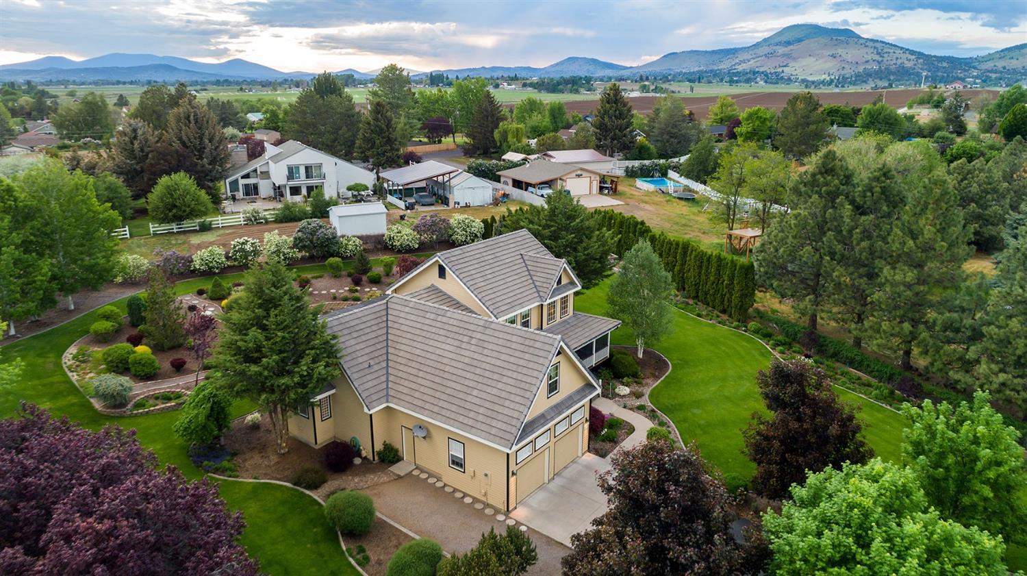 Rolling Hills - Residential