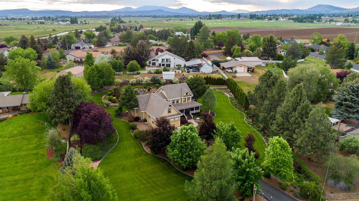 Rolling Hills - Residential