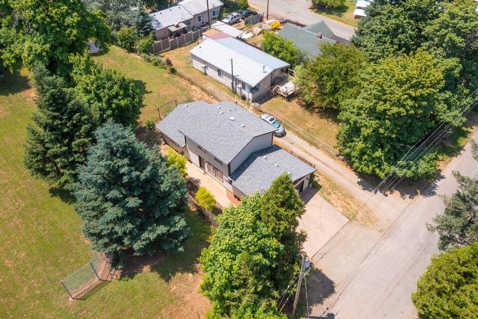 Glendale, Tow NOf Julia - Residential